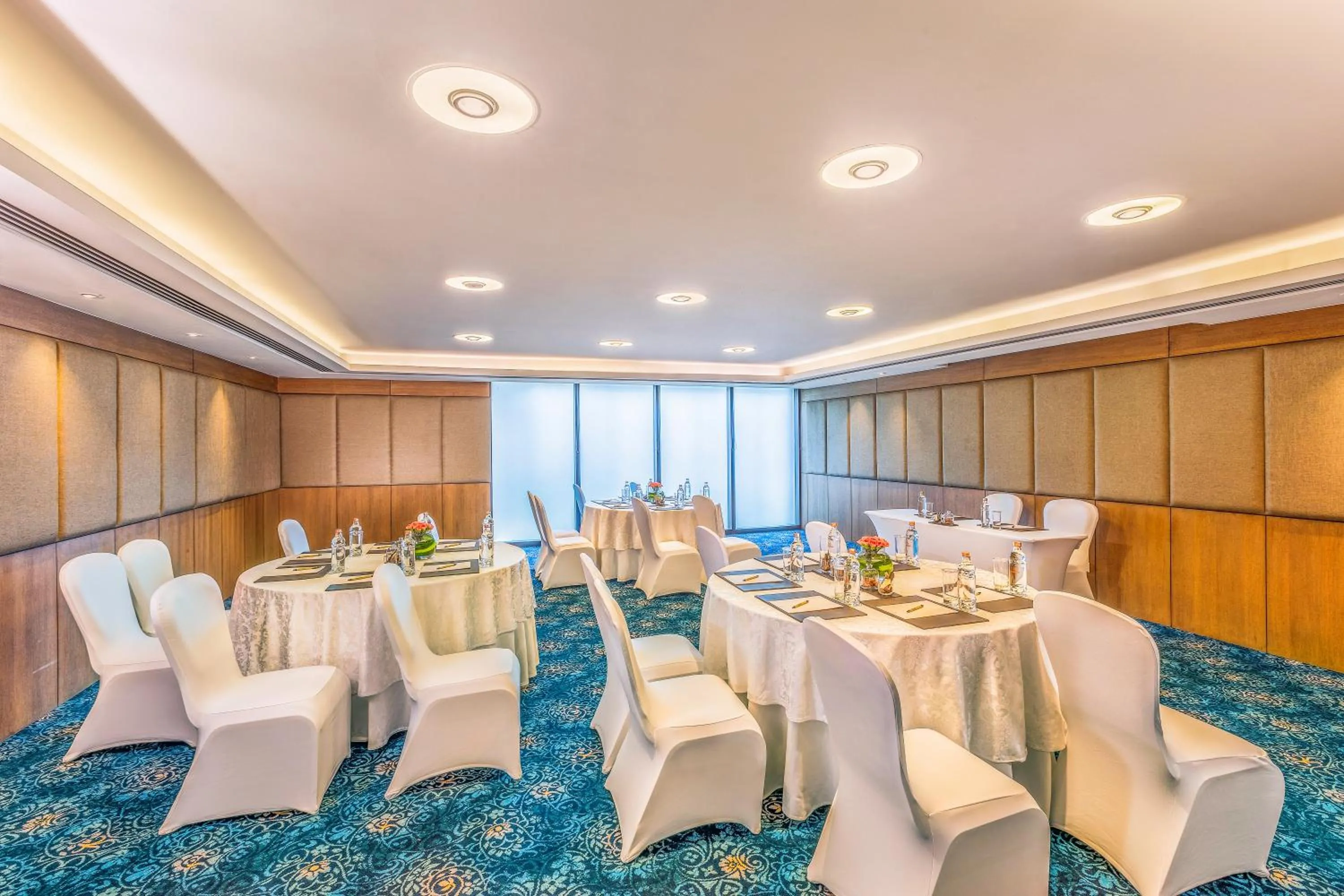 Meeting/conference room in The Leela Ambience Convention Hotel Delhi