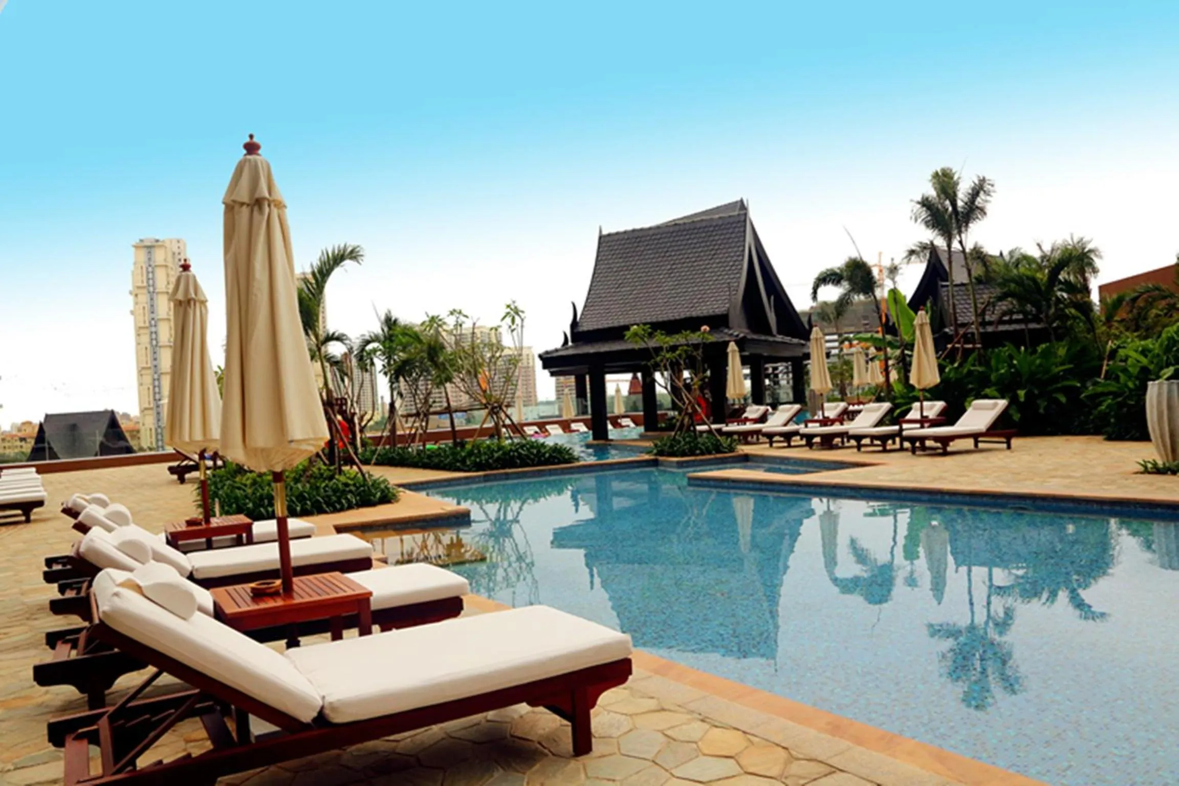 Swimming pool in Mangrove Tree Resort World Sanya Bay-Kapok