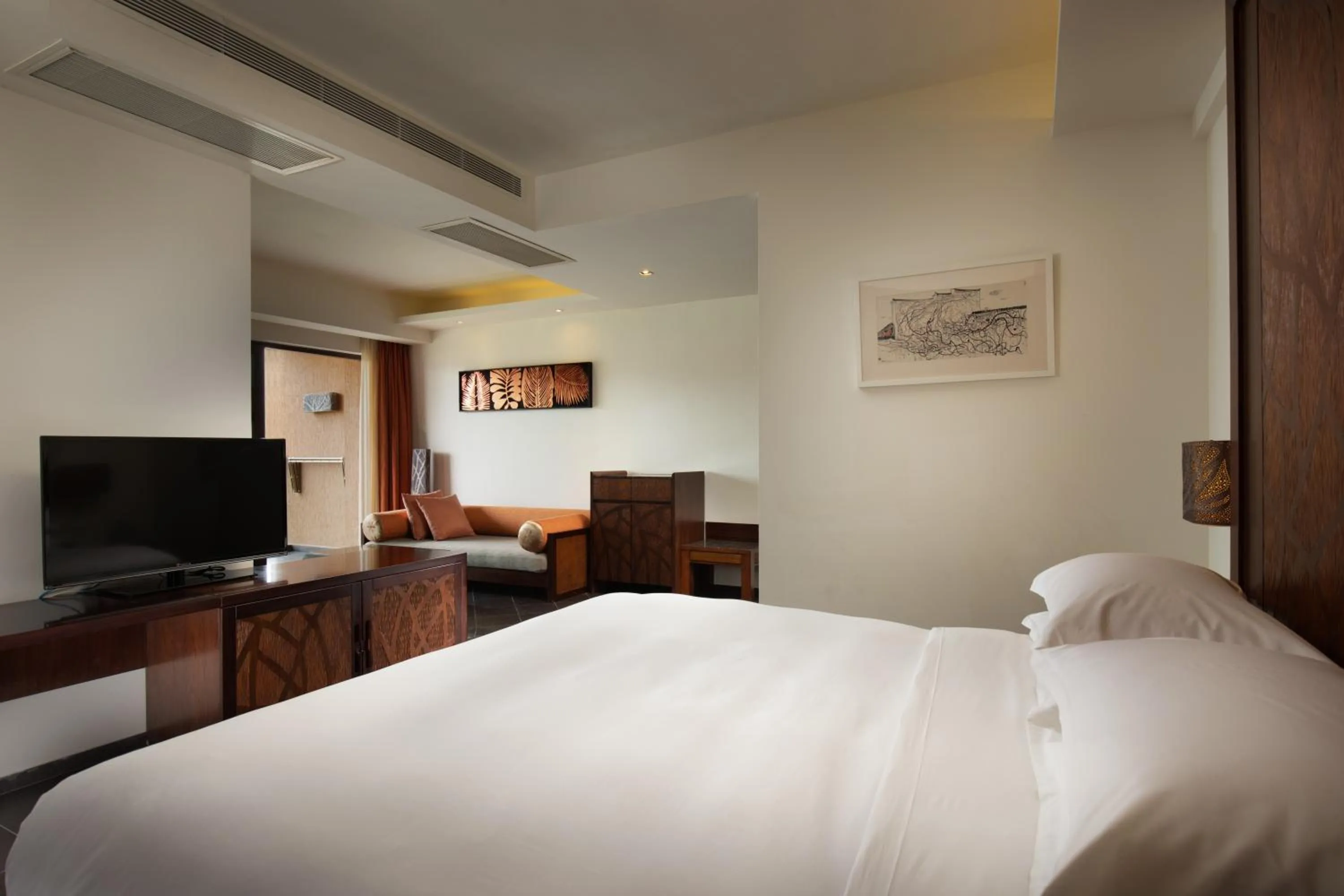 Photo of the whole room, Bed in Mangrove Tree Resort World Sanya Bay-Kapok