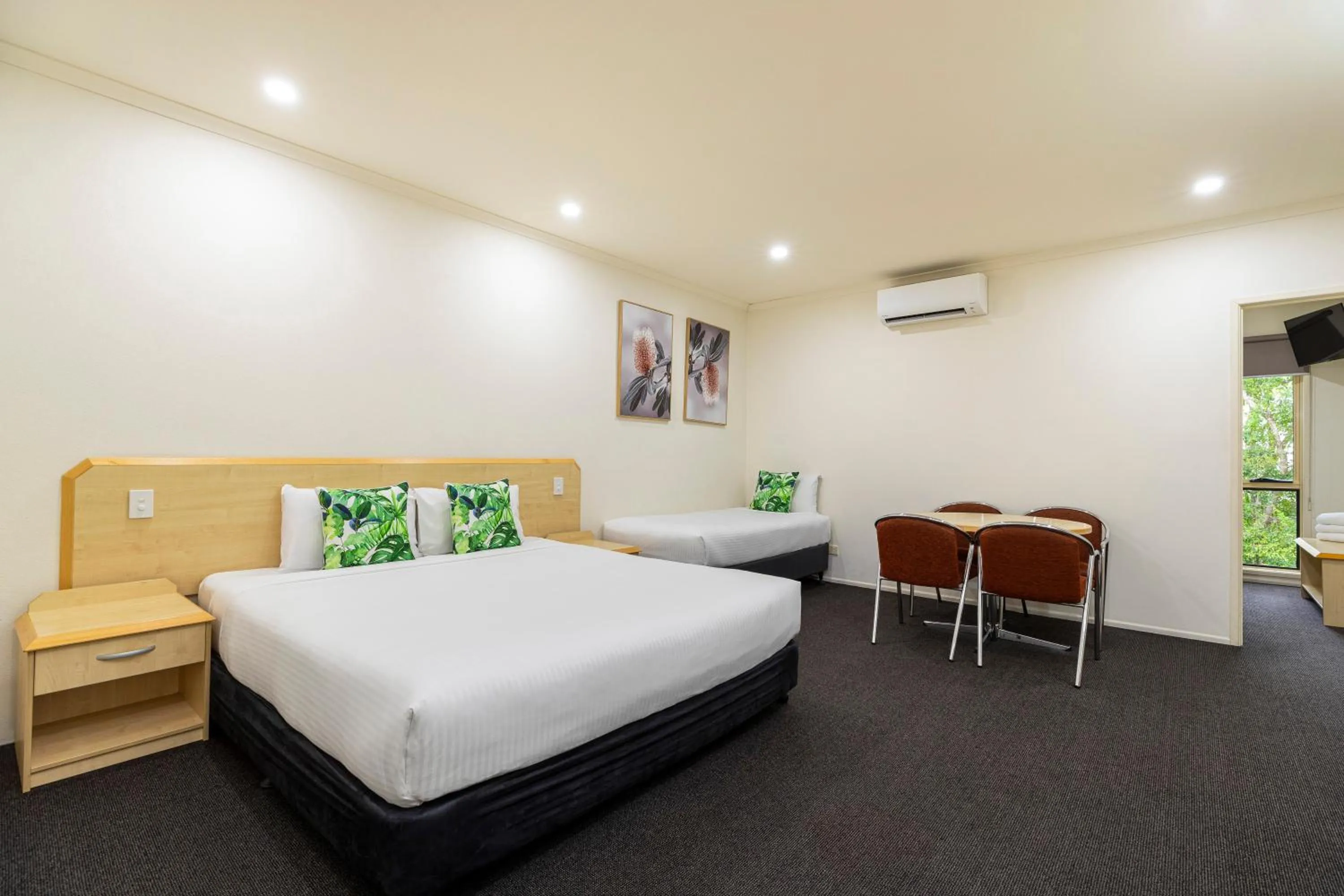 Bedroom, Bed in Red Bridge Motor Inn