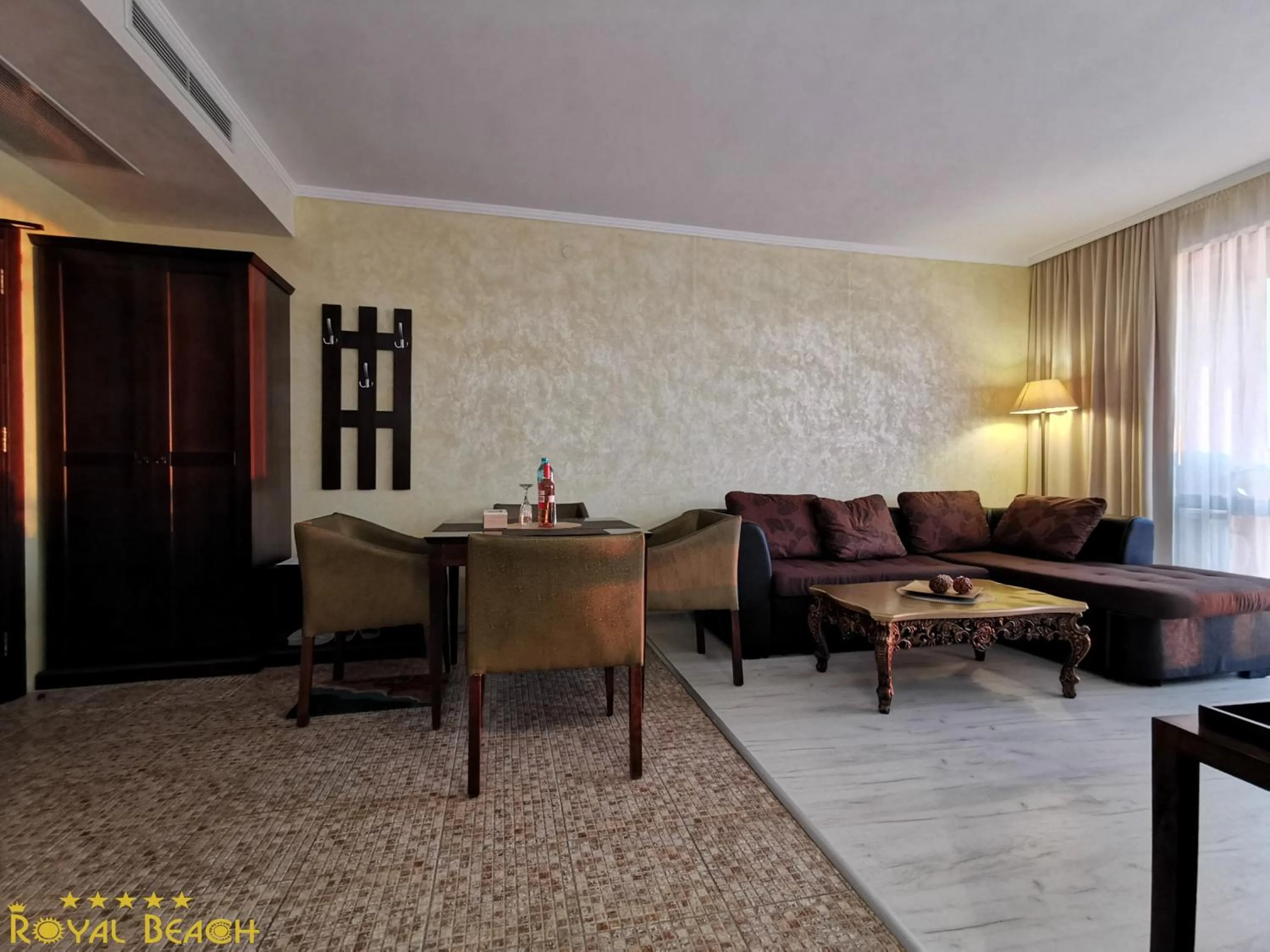 Living room, Seating Area in Barcelo Royal Beach Hotel