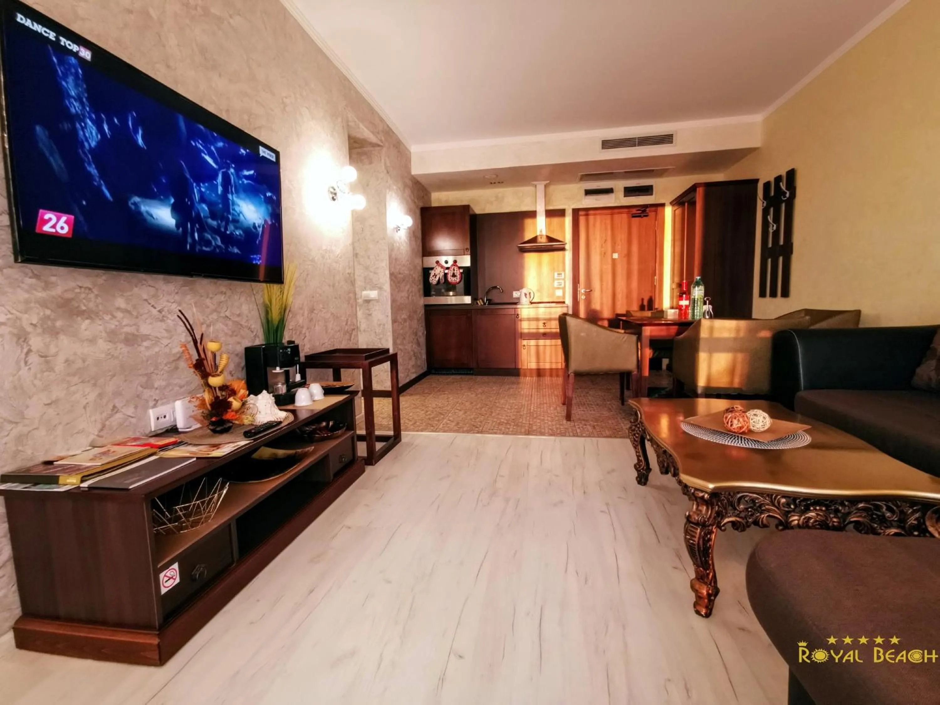 Communal lounge/ TV room, TV/Entertainment Center in Barcelo Royal Beach Hotel