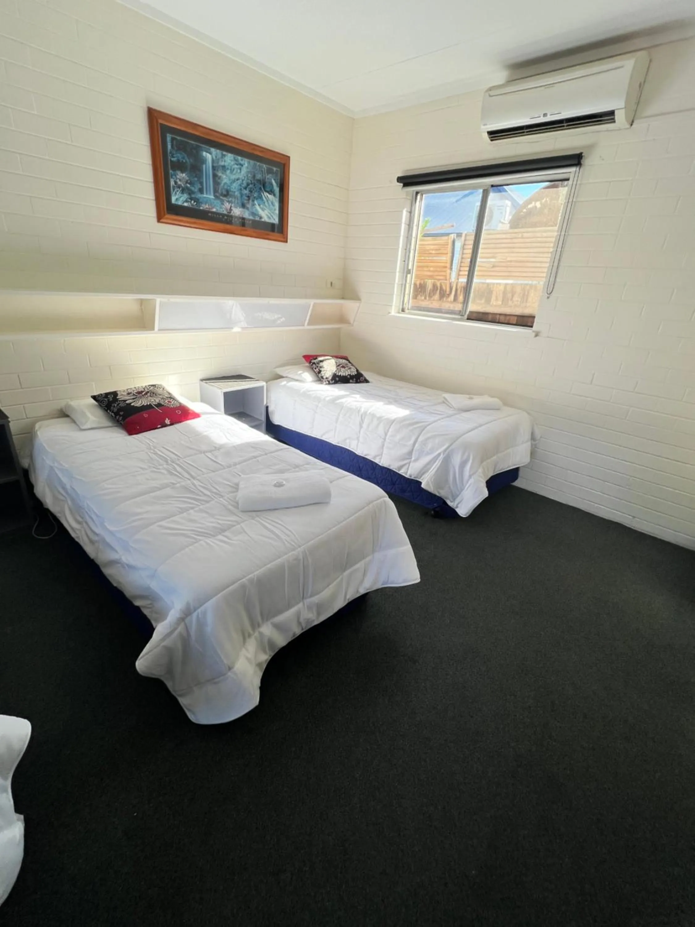 Bed in Bairnsdale Town Central Motel
