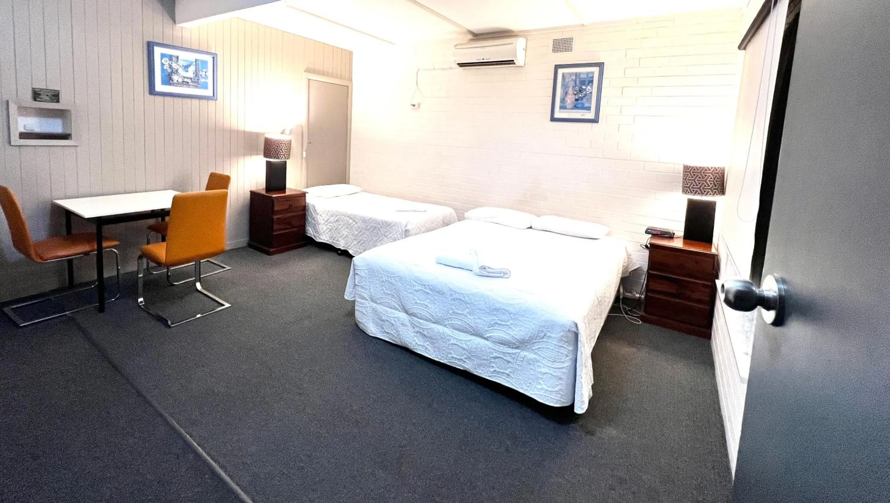 Bed in Bairnsdale Town Central Motel