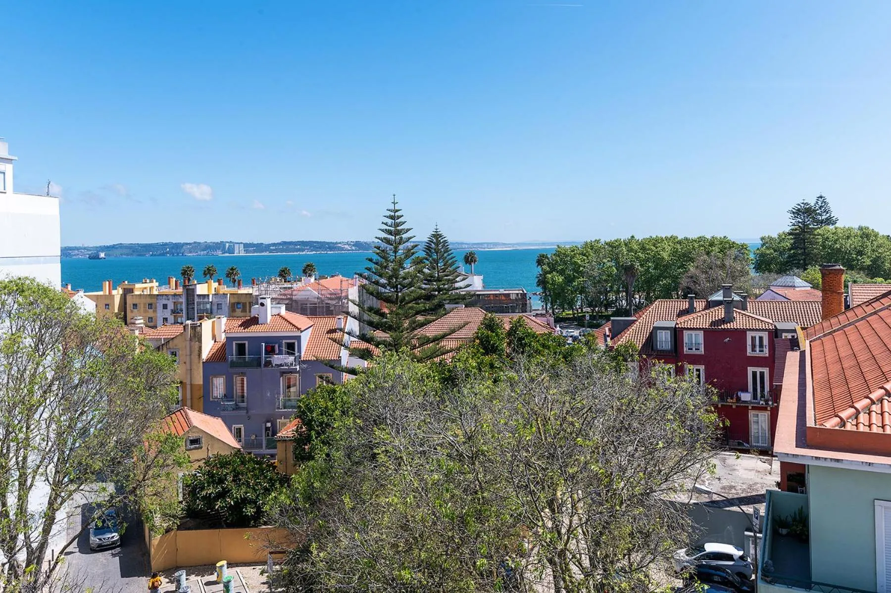 City view in Paço de Arcos Apartment