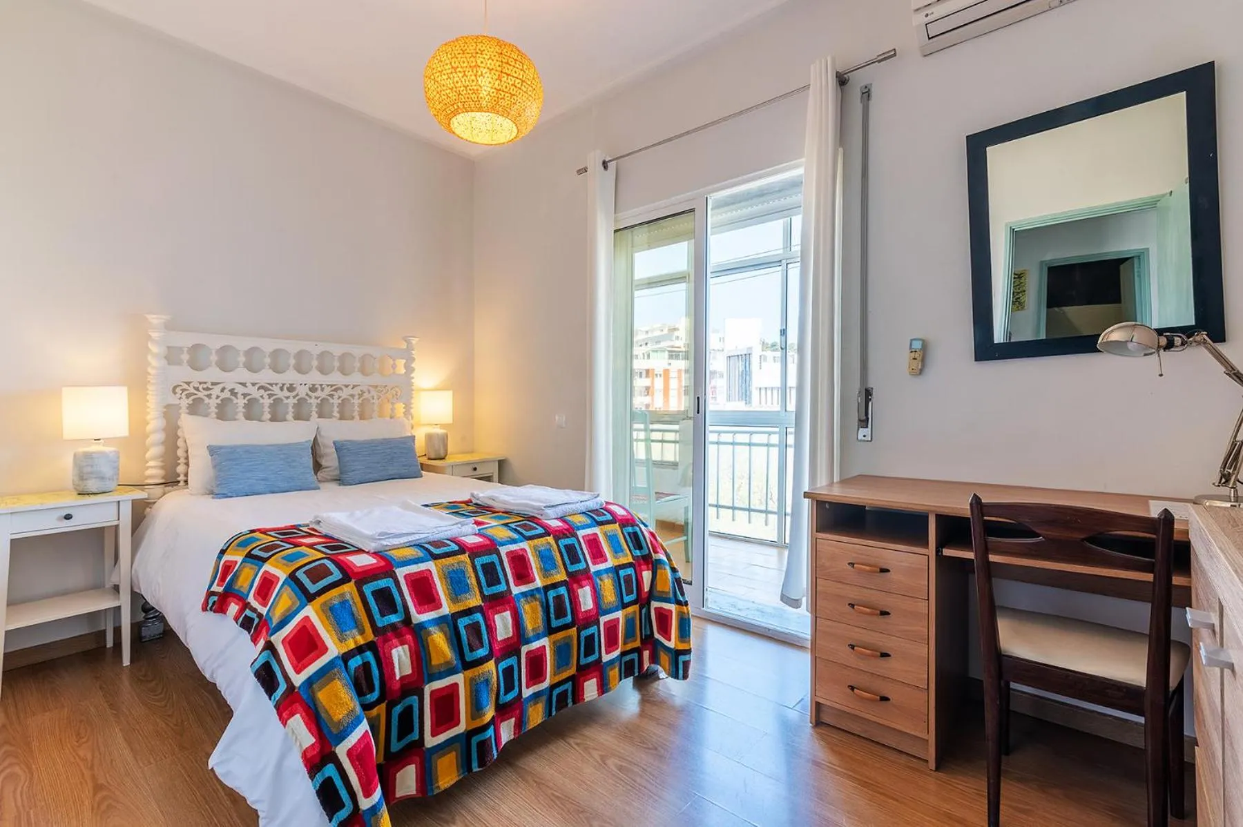 Bedroom, Bed in Paço de Arcos Apartment