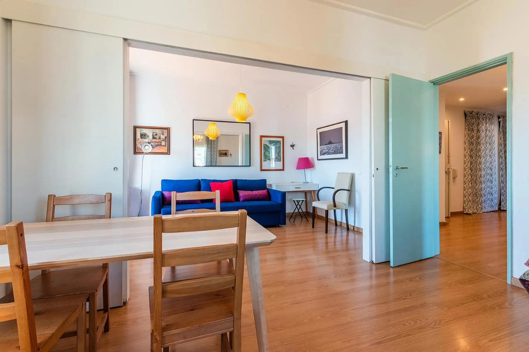 Dining area in Paço de Arcos Apartment