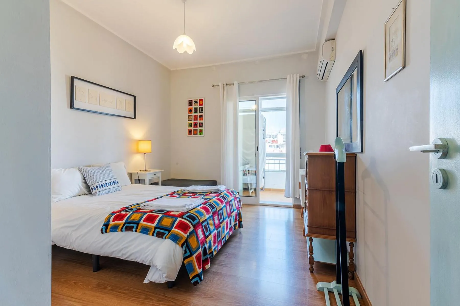Bedroom, Bed in Paço de Arcos Apartment