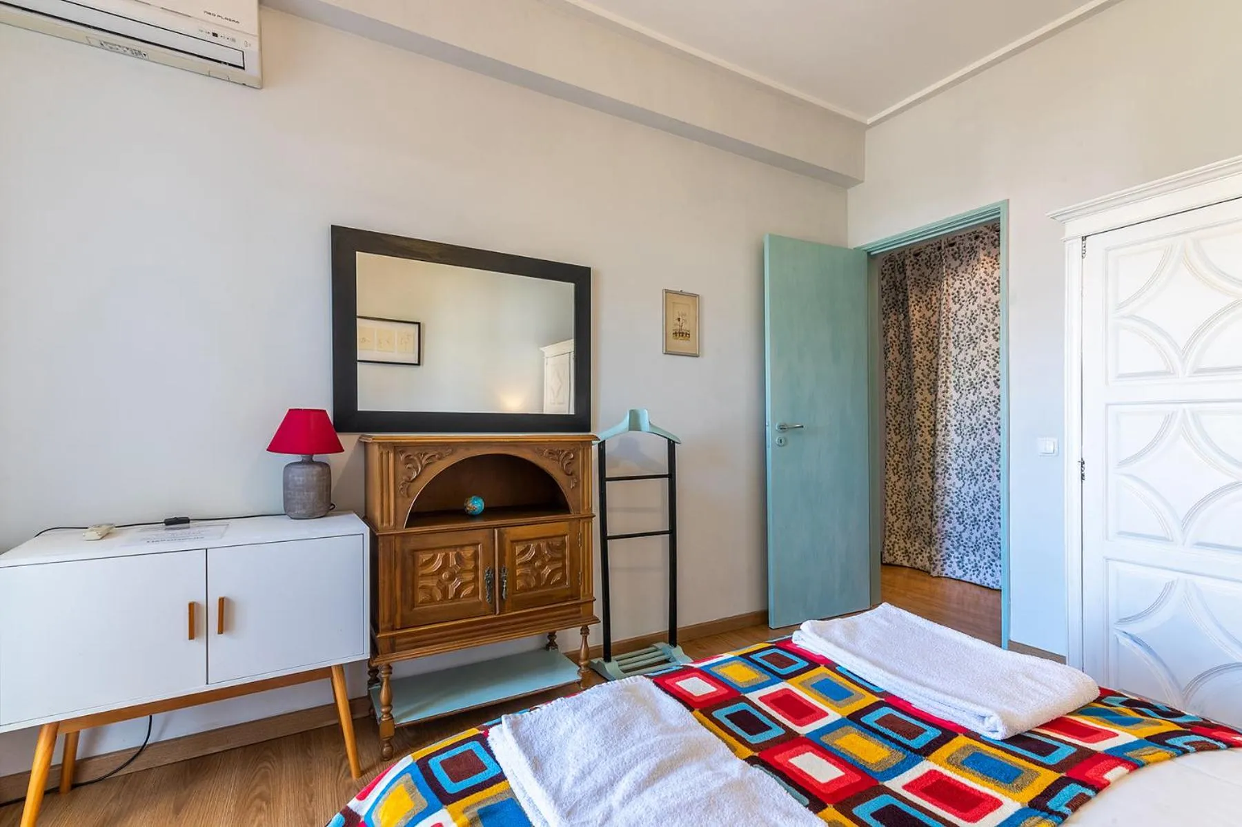 Bedroom, Bed in Paço de Arcos Apartment