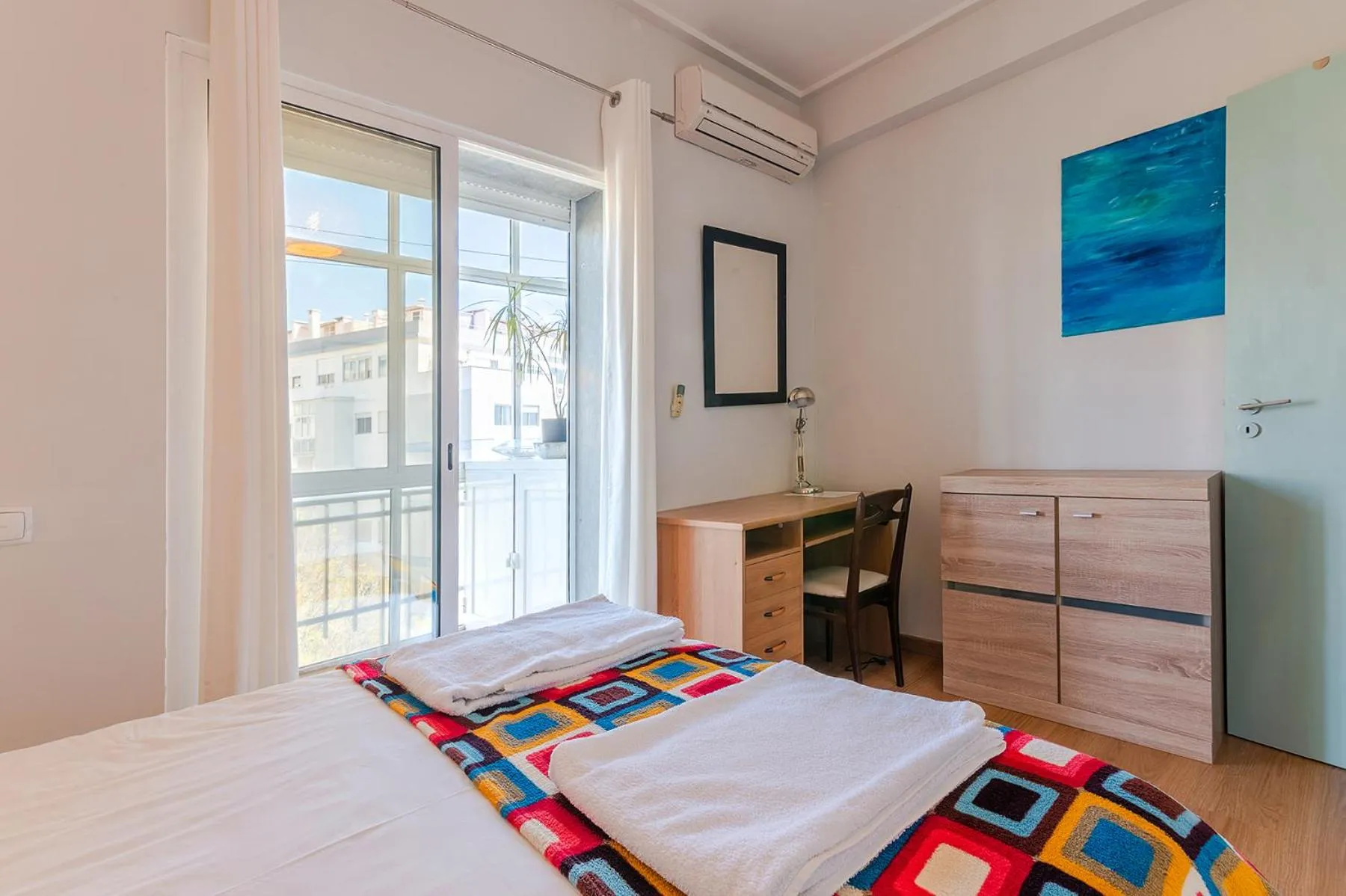 Bed in Paço de Arcos Apartment