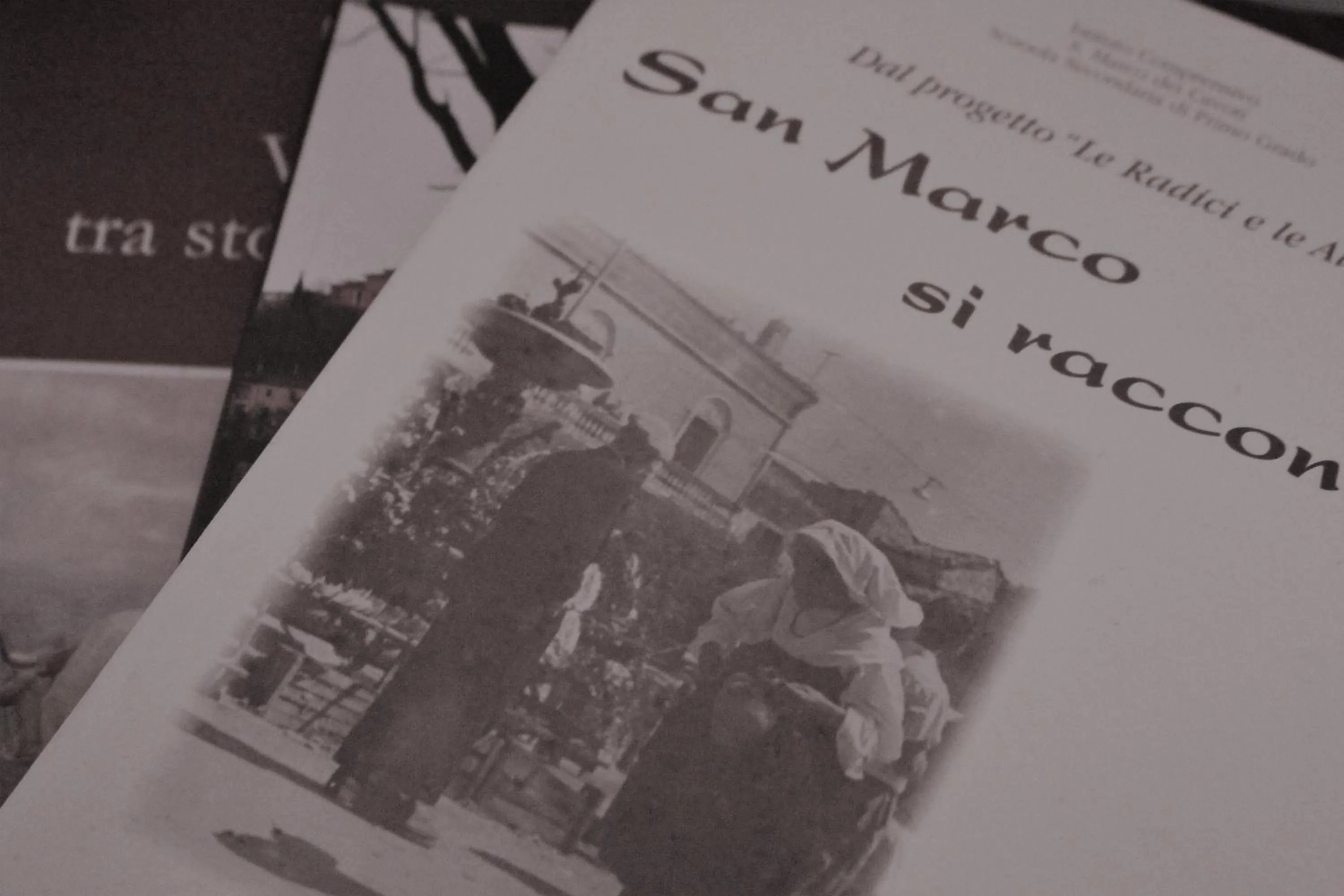 Communal lounge/ TV room in B&B 'A Puteca