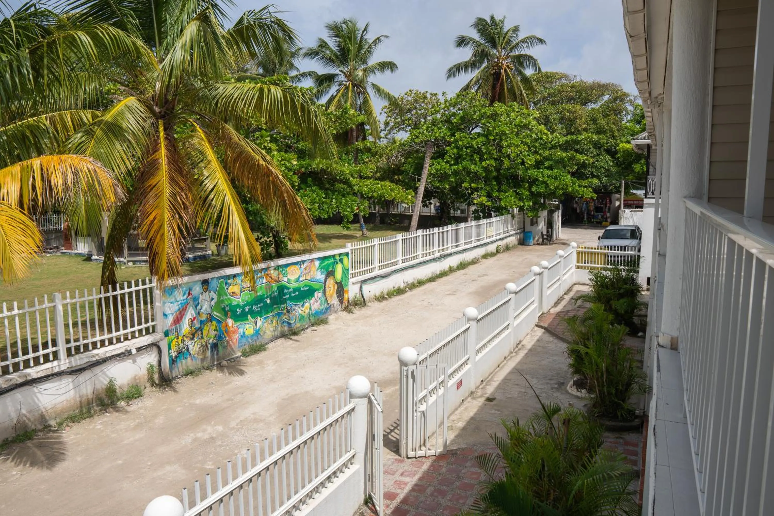 Rocky Cay Lodging