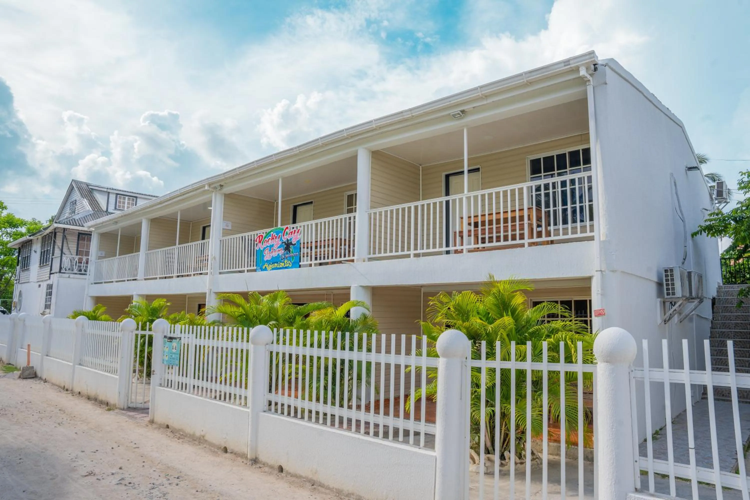 Rocky Cay Lodging