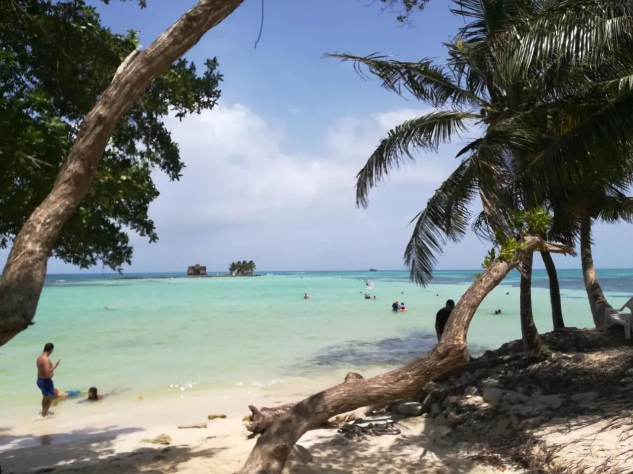 Property building in Rocky Cay Lodging