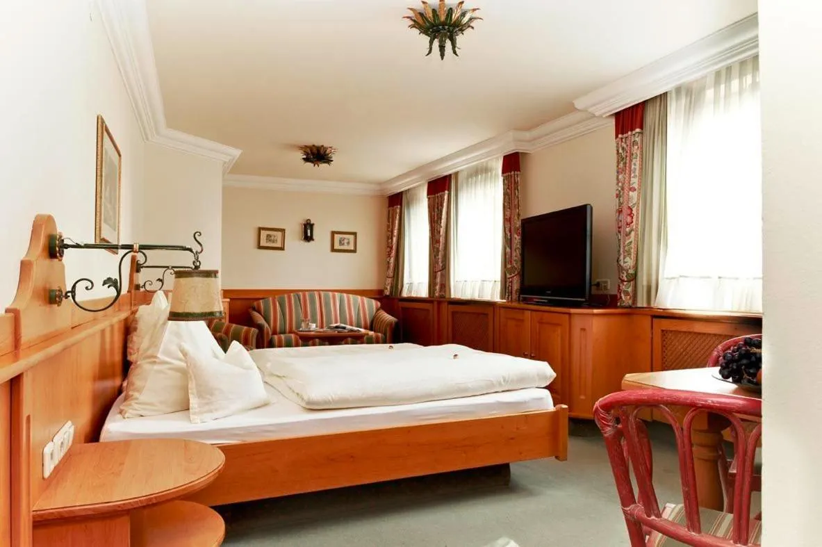 Photo of the whole room, Bed in Hotel Lindner