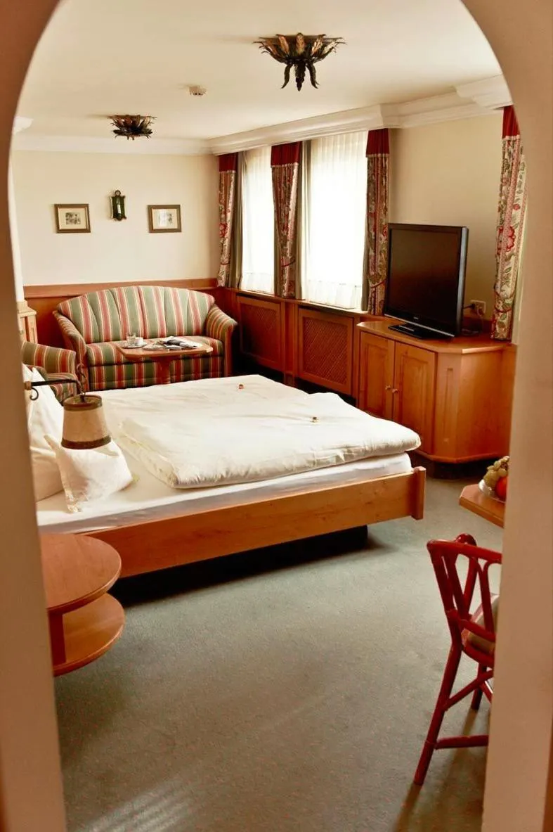 Photo of the whole room, Bed in Hotel Lindner