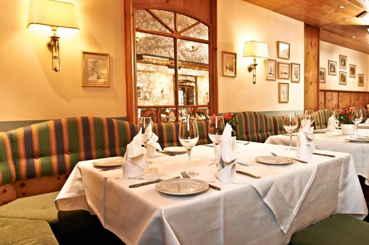 Restaurant/places to eat in Hotel Lindner