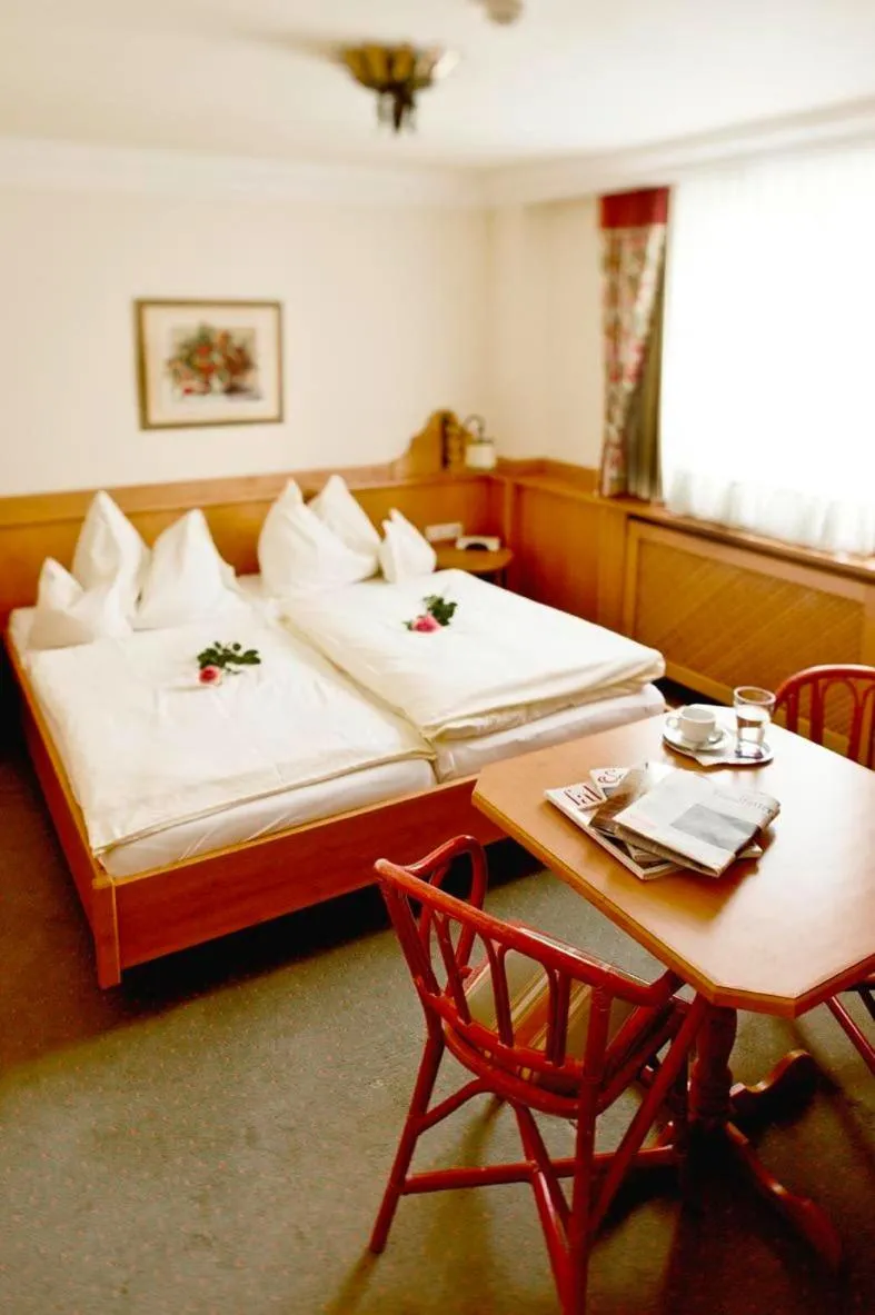Photo of the whole room, Bed in Hotel Lindner