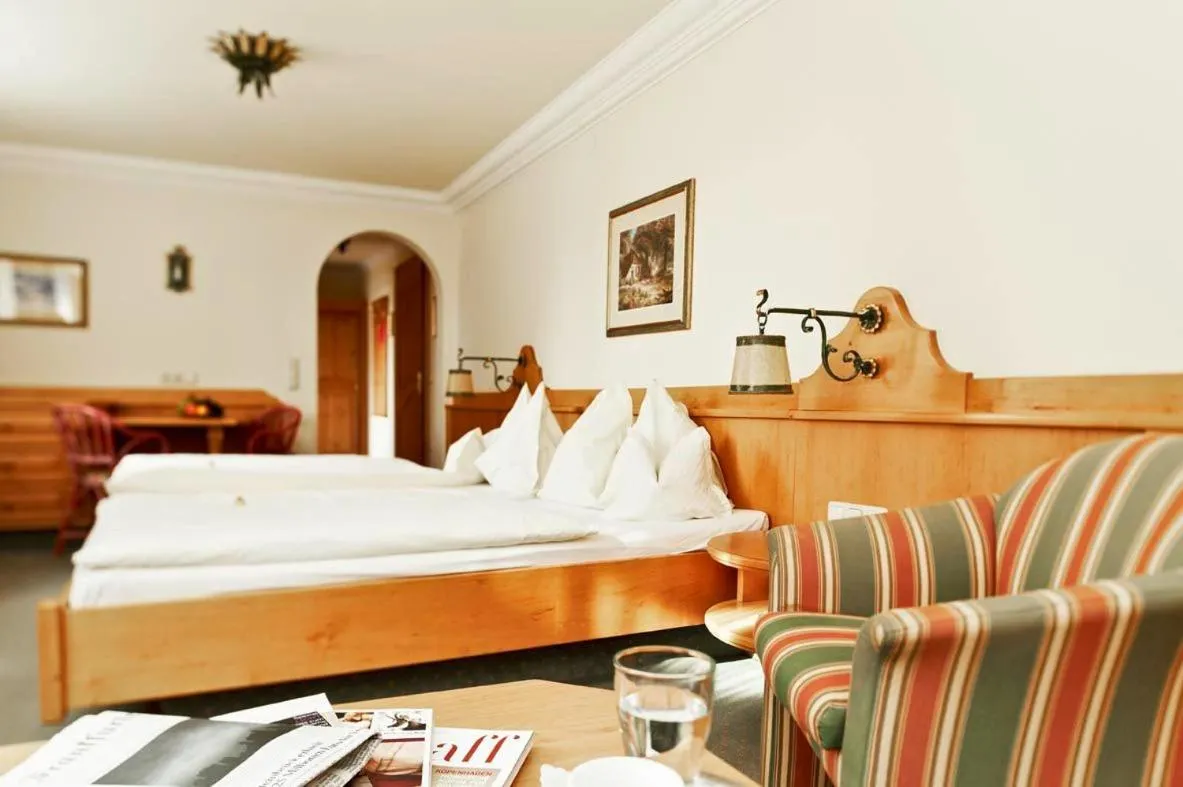 Photo of the whole room, Bed in Hotel Lindner