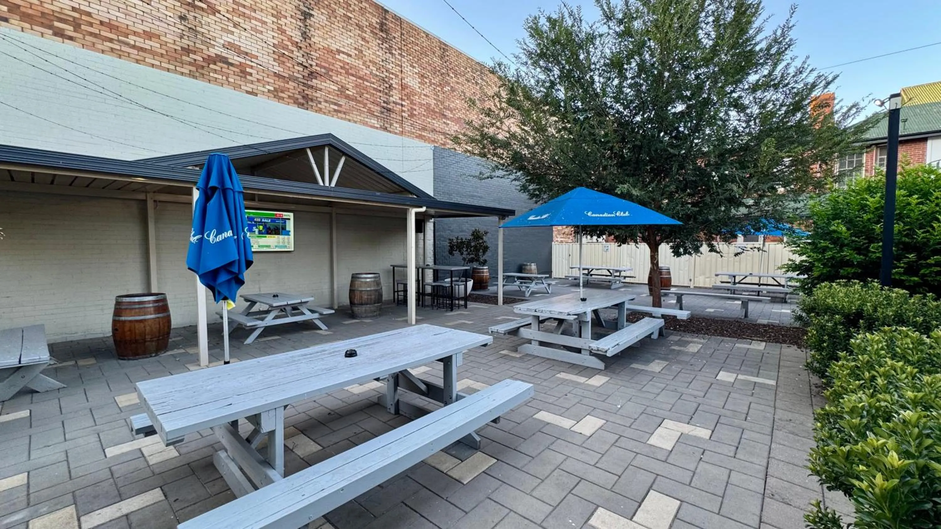 Garden in Castlereagh Hotel