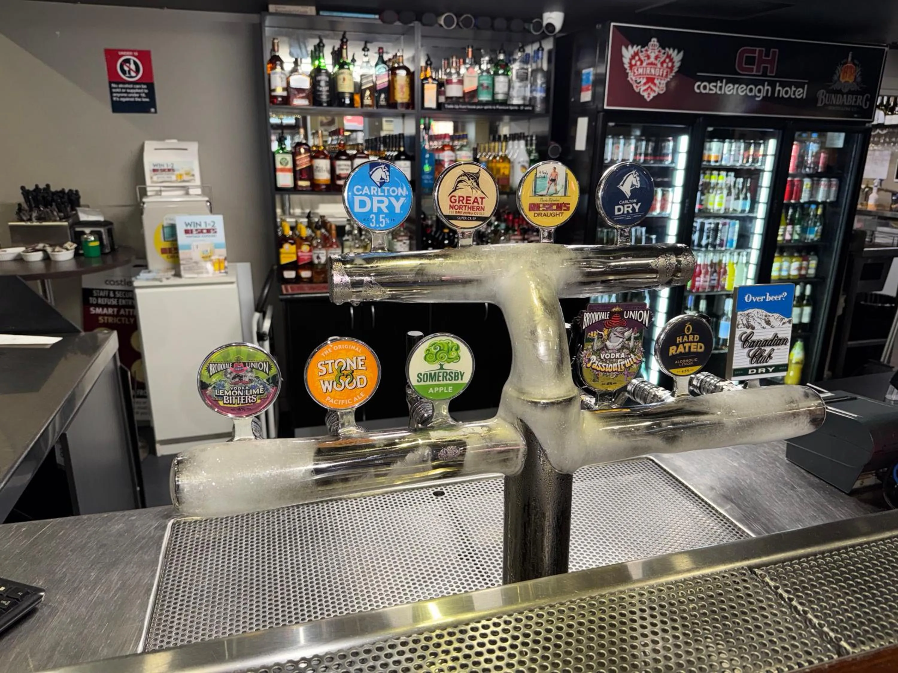 Lounge or bar in Castlereagh Hotel