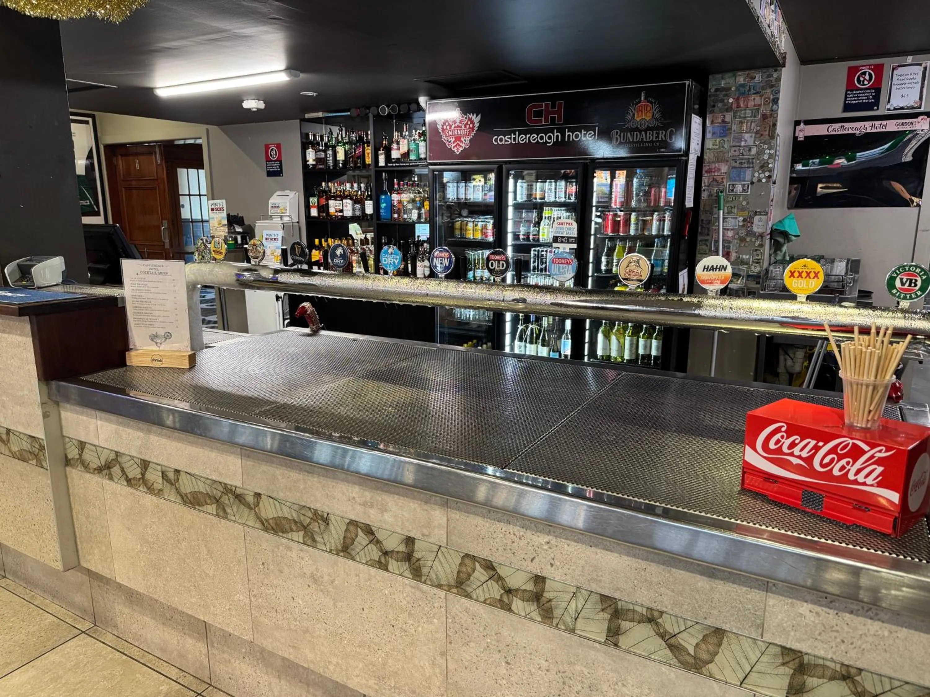 Lounge or bar in Castlereagh Hotel