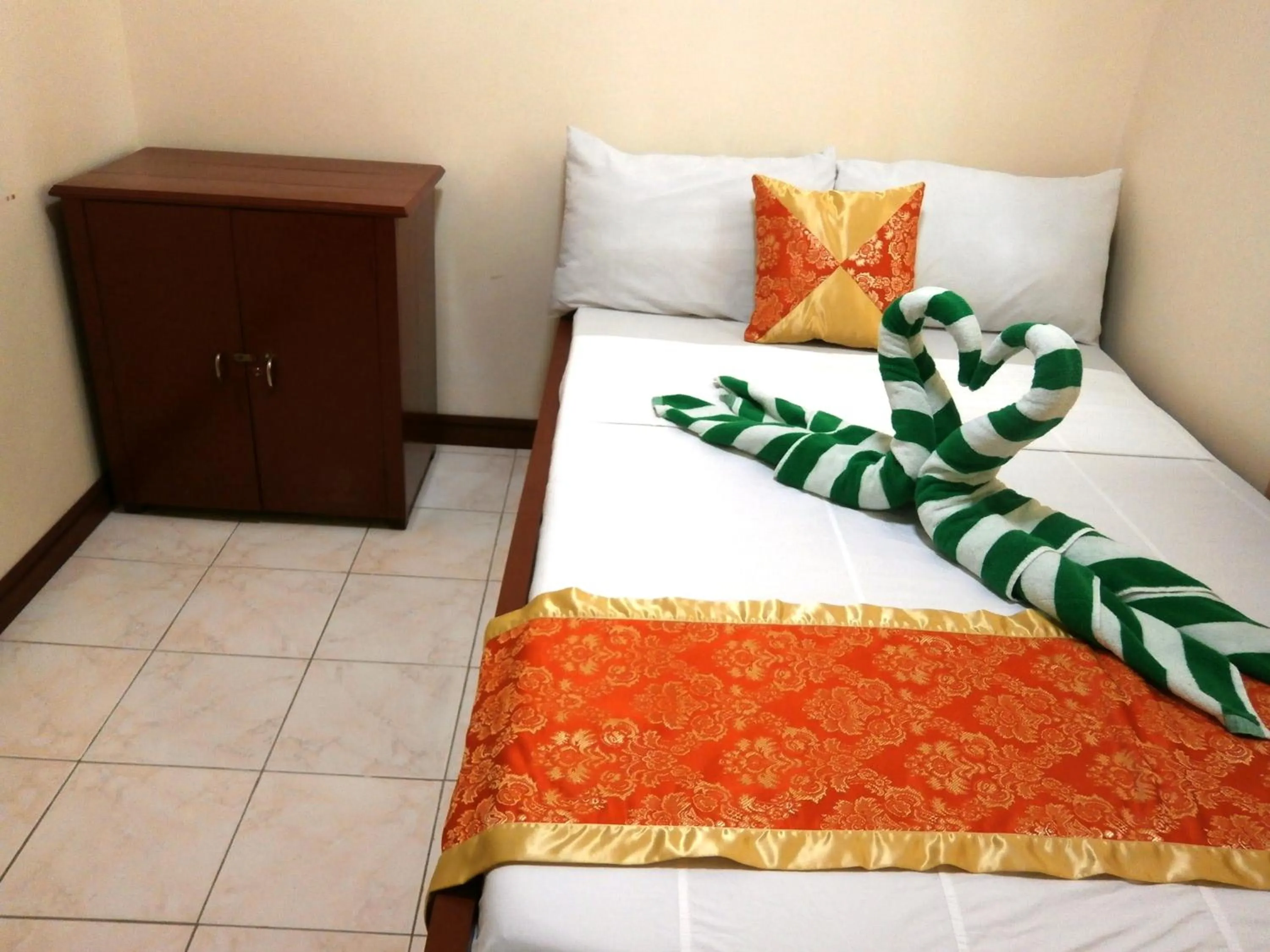 Bedroom, Bed in Wendy's Apartelle