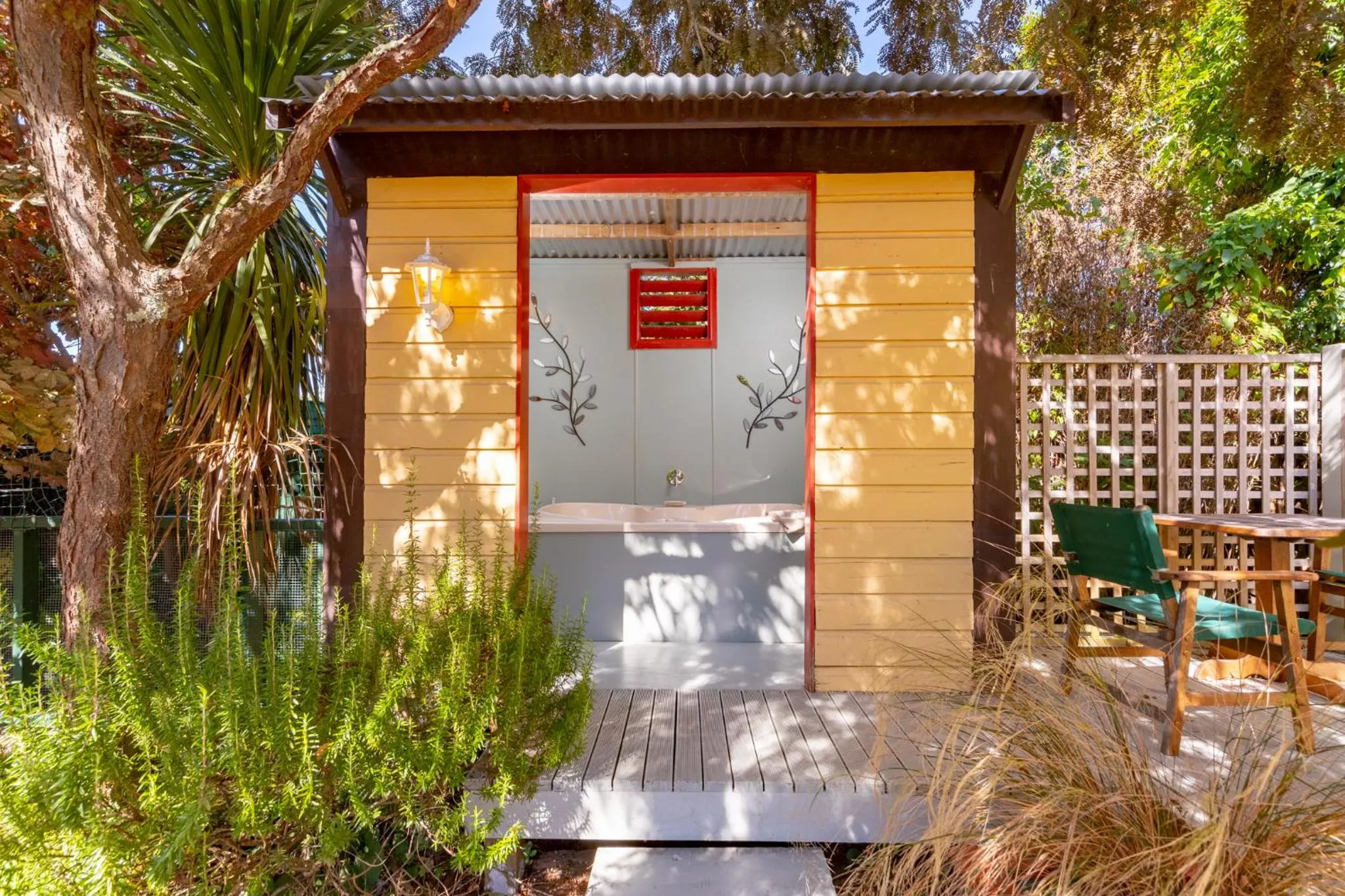 Facade/entrance in Shy Cottage and Studio