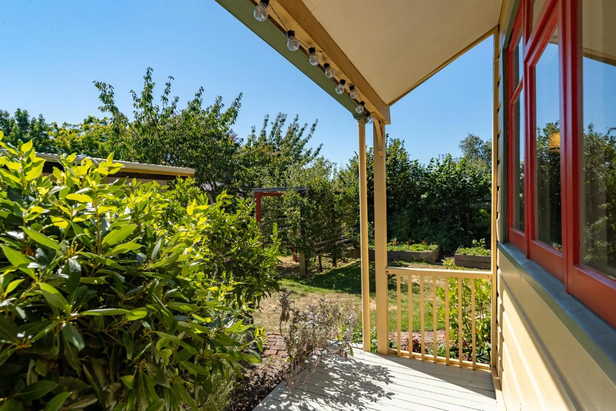 Facade/entrance in Shy Cottage and Studio