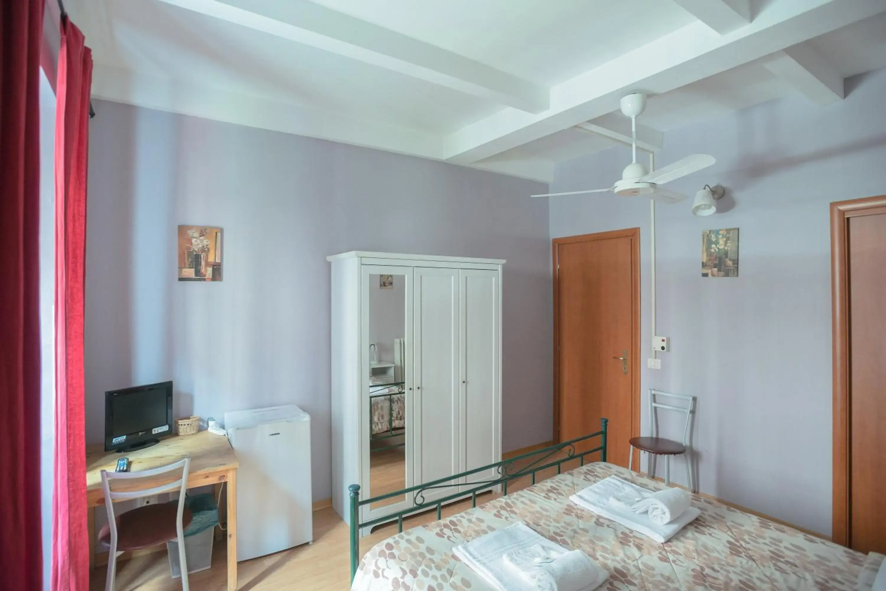 Double or Twin Room with Private Internal Bathroom in Gialel Guesthouse Double or Twin Room with Private Internal Bathroom in Gialel Guesthouse