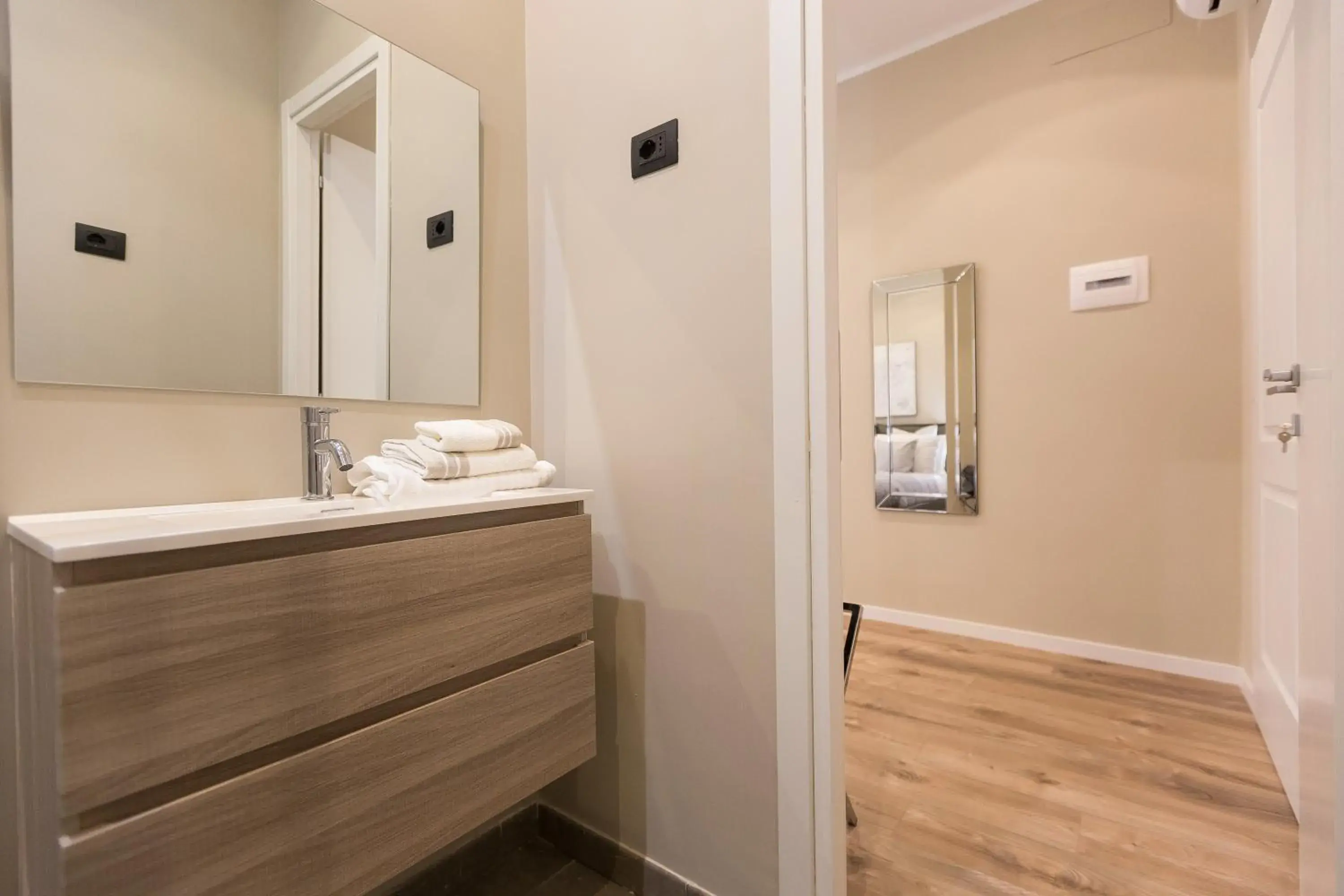 Deluxe Double Room with Balcony in 126 Gracchi Suites Deluxe Double Room with Balcony in 126 Gracchi Suites