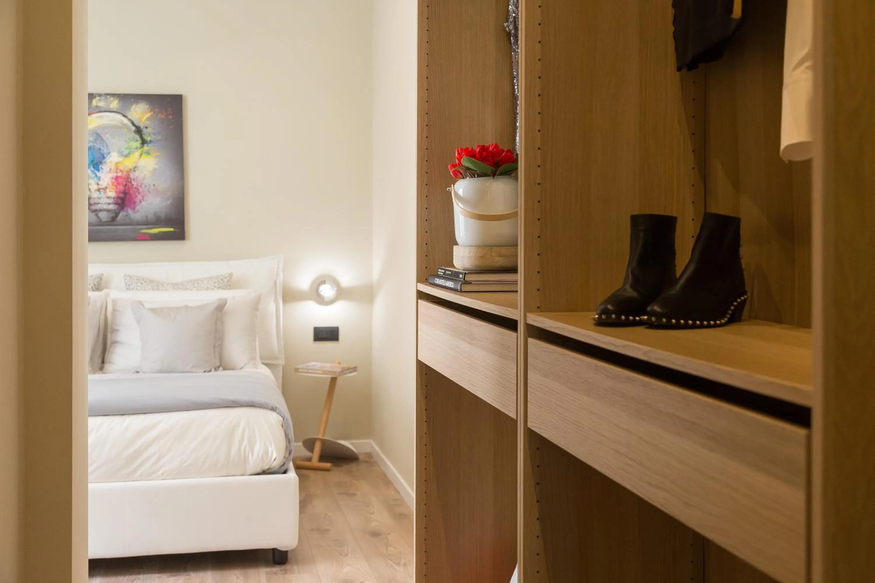 Bedroom in 126 Gracchi Suites