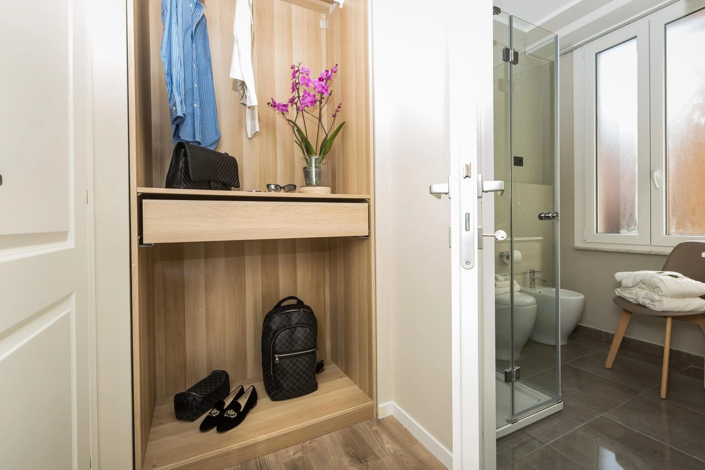 Photo of the whole room in 126 Gracchi Suites