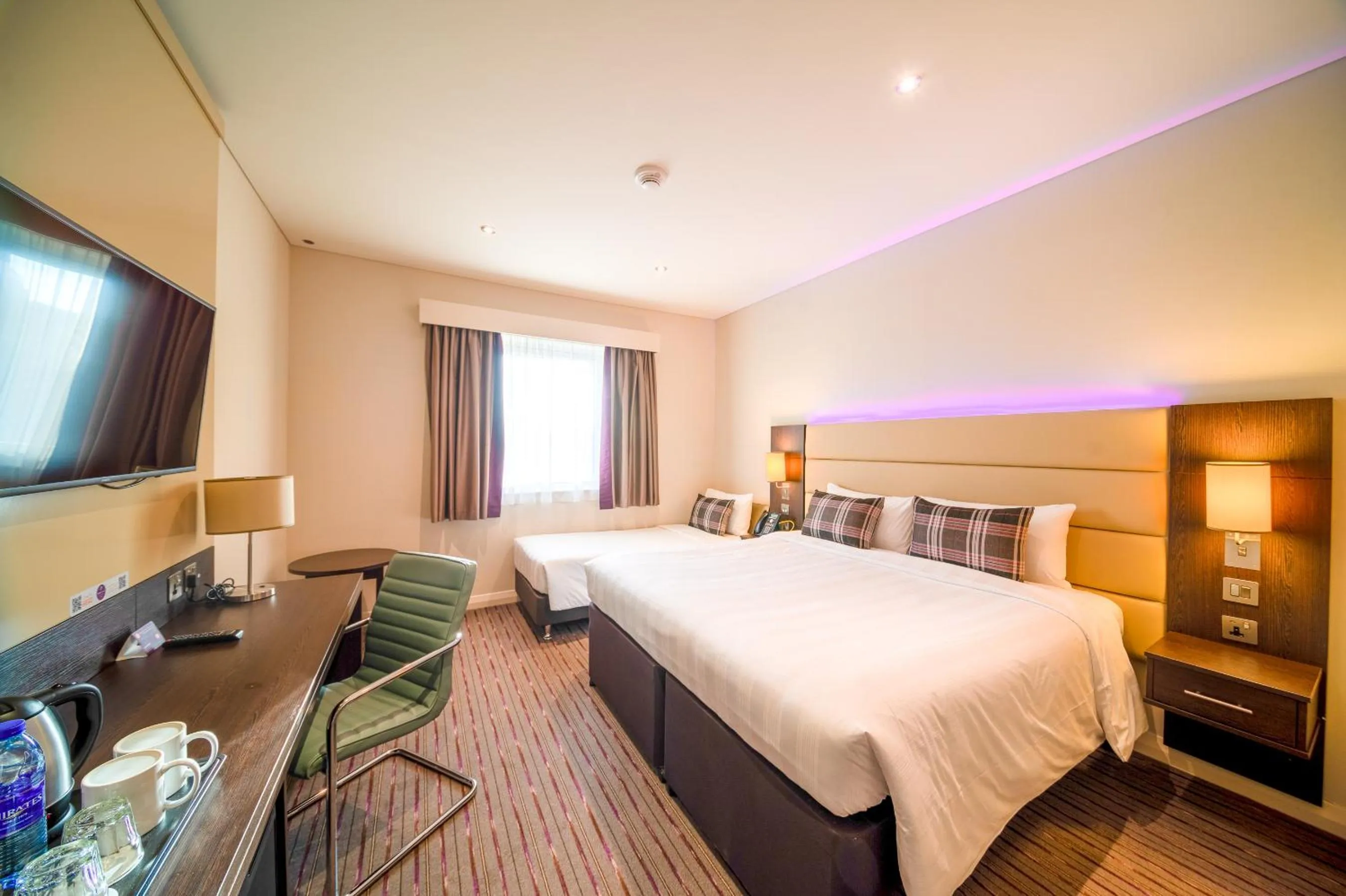 Bed in Premier Inn Dubai Al Jaddaf