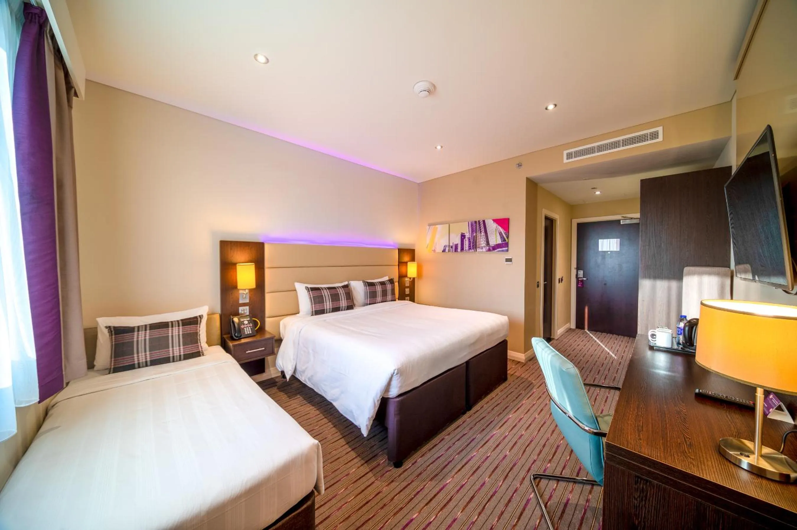 Bed in Premier Inn Dubai Al Jaddaf