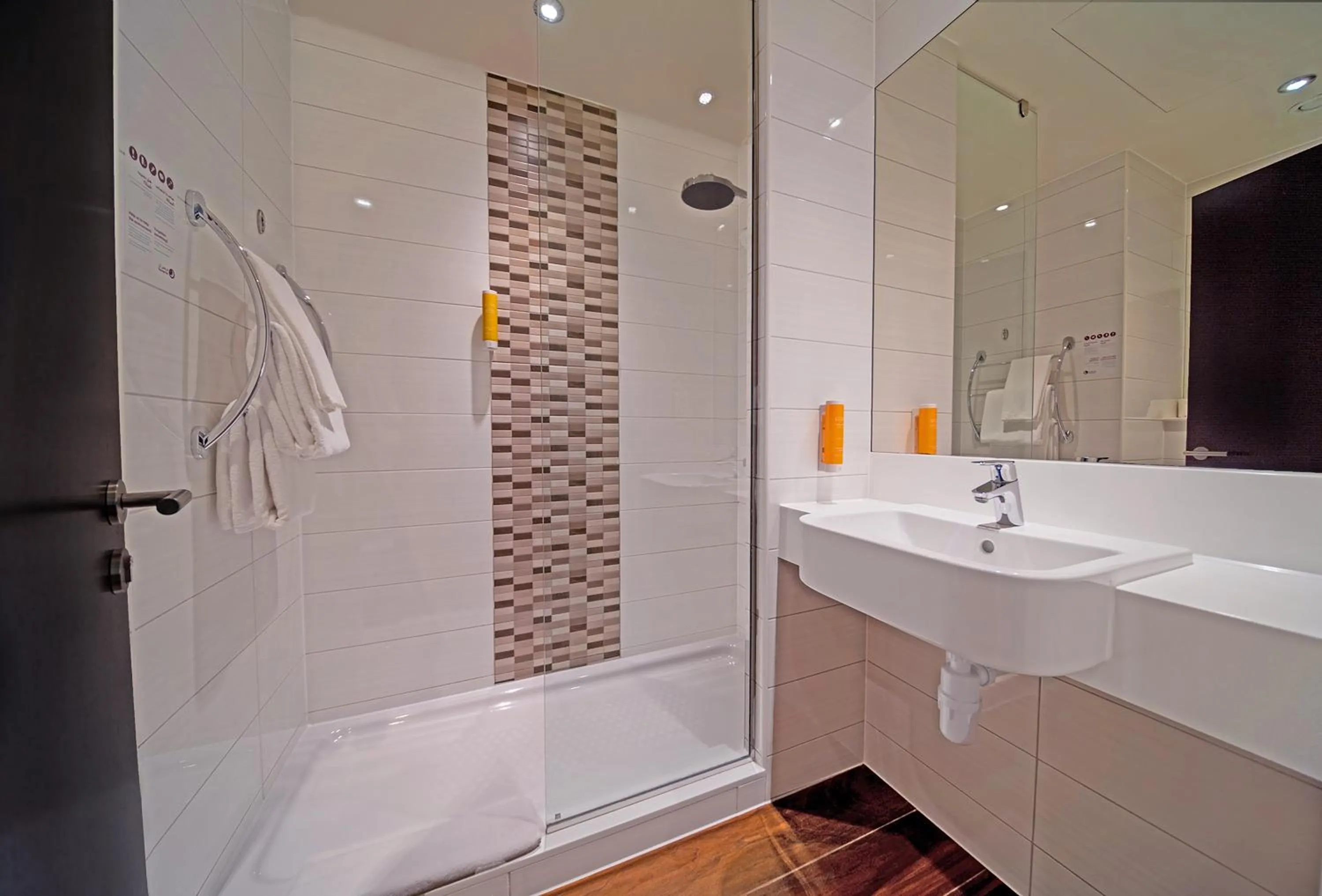 Shower in Premier Inn Dubai Al Jaddaf