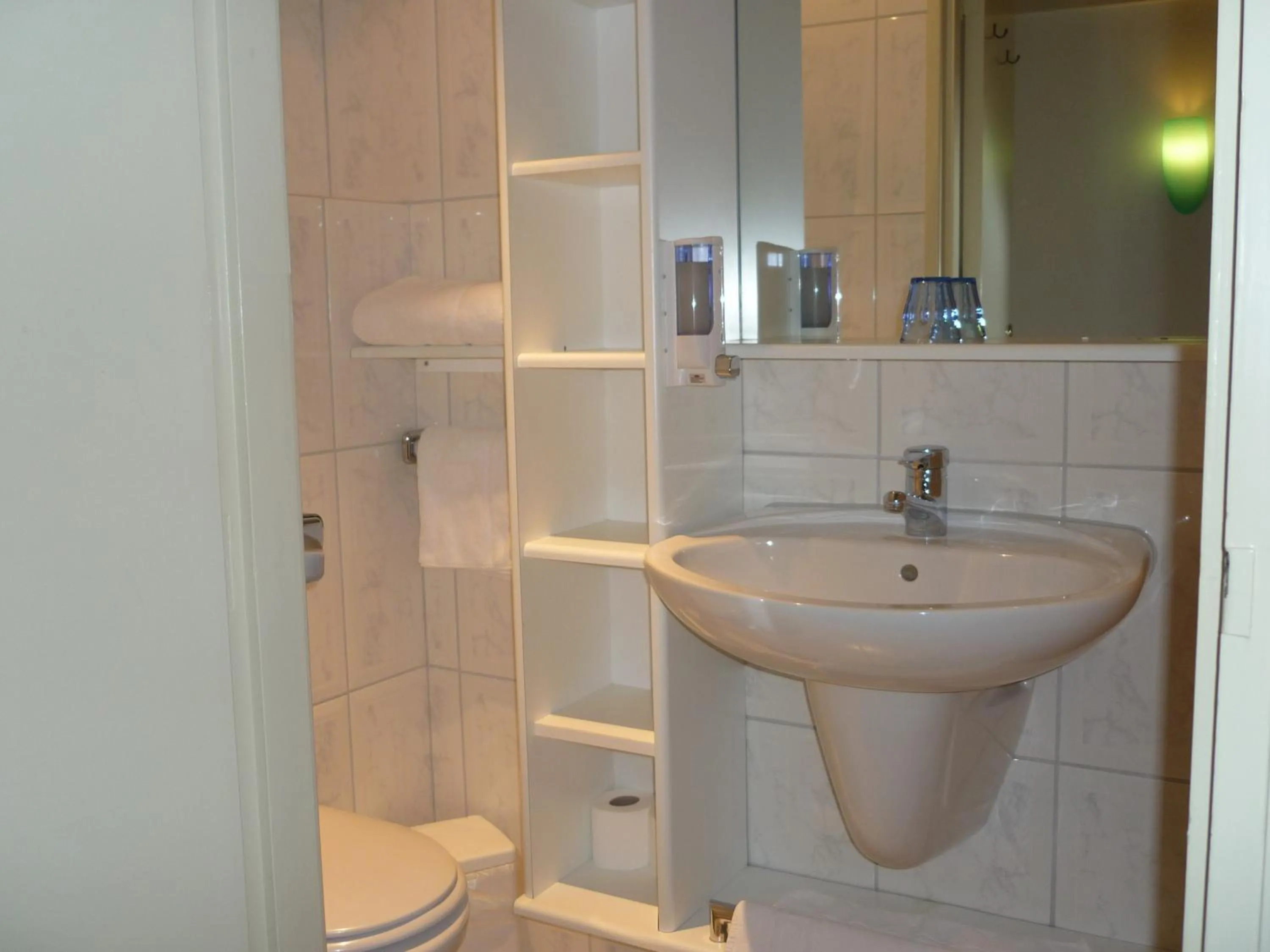 Bathroom in In den Verdwaalde Koogel