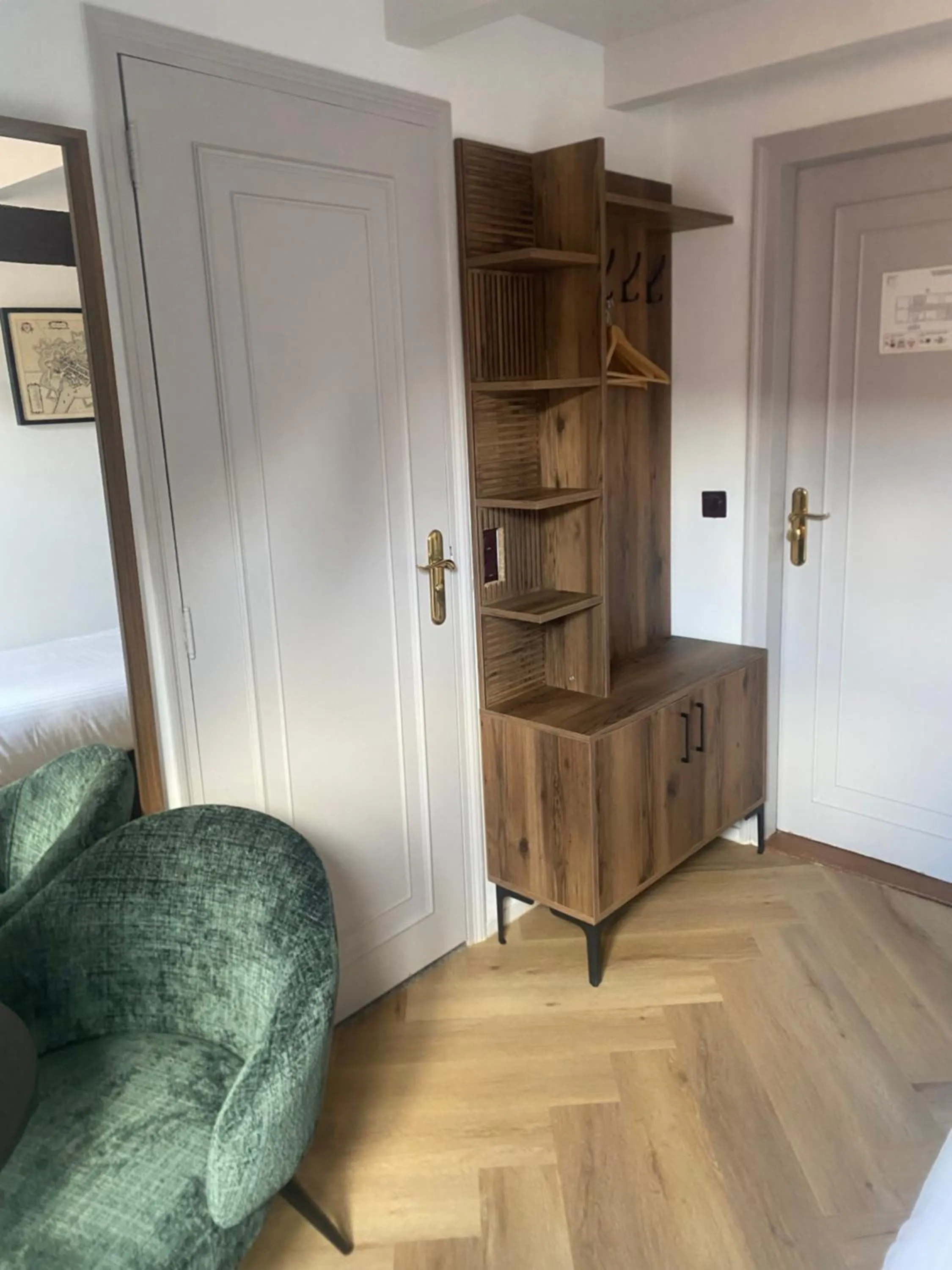 wardrobe in In den Verdwaalde Koogel