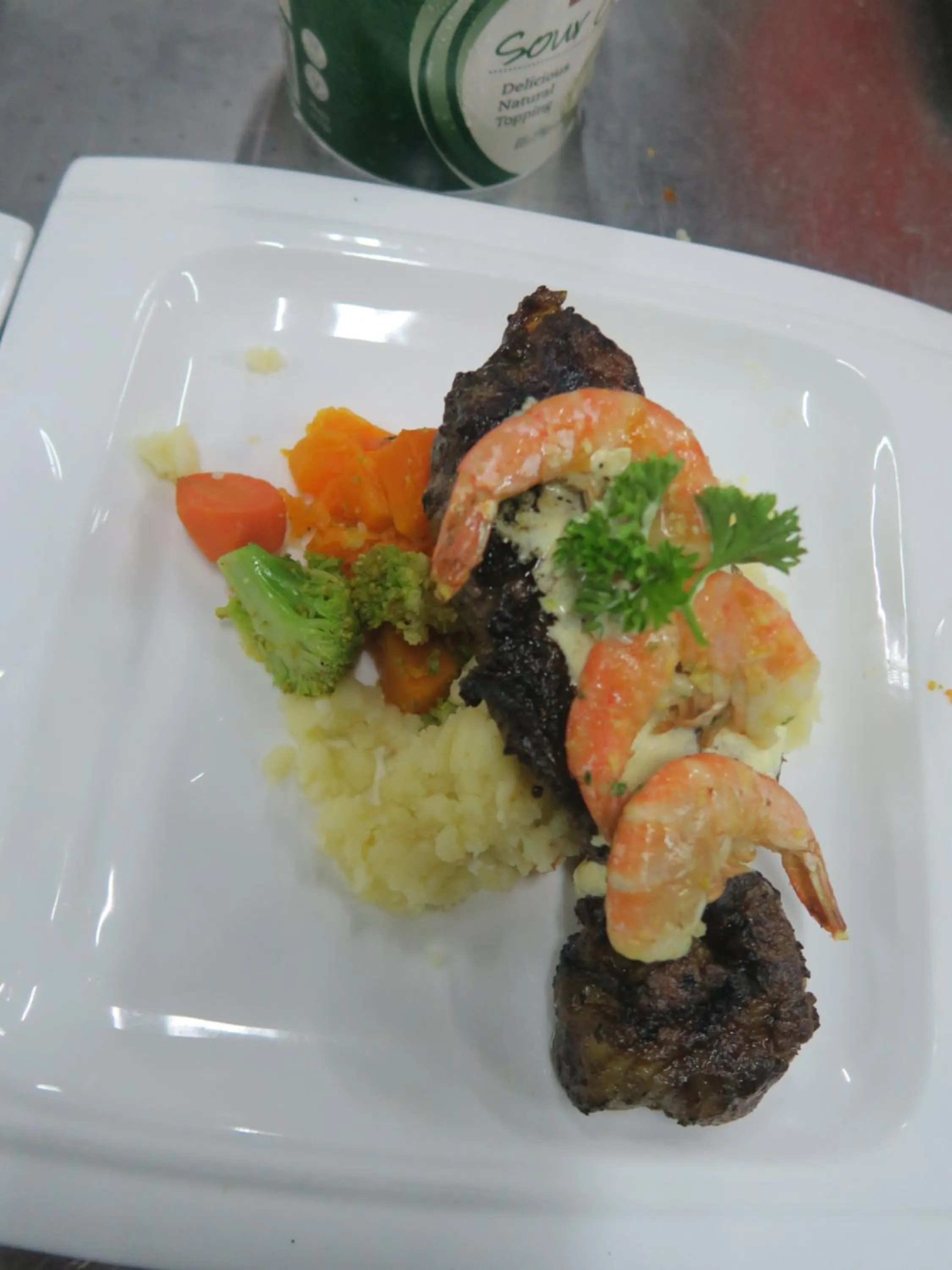 Restaurant/places to eat in Nasau Resort & Villas