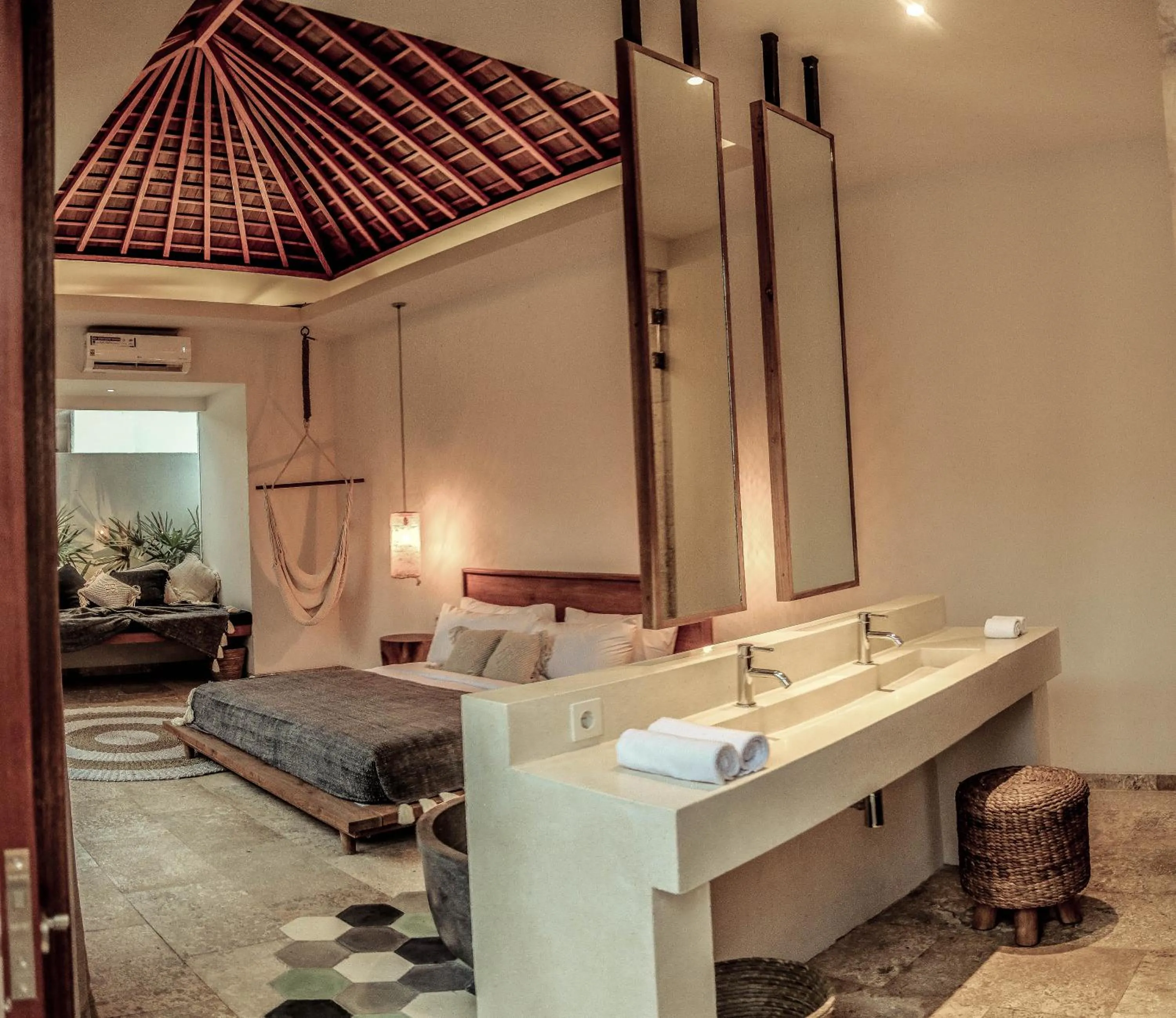 Photo of the whole room in Kumbara Villas