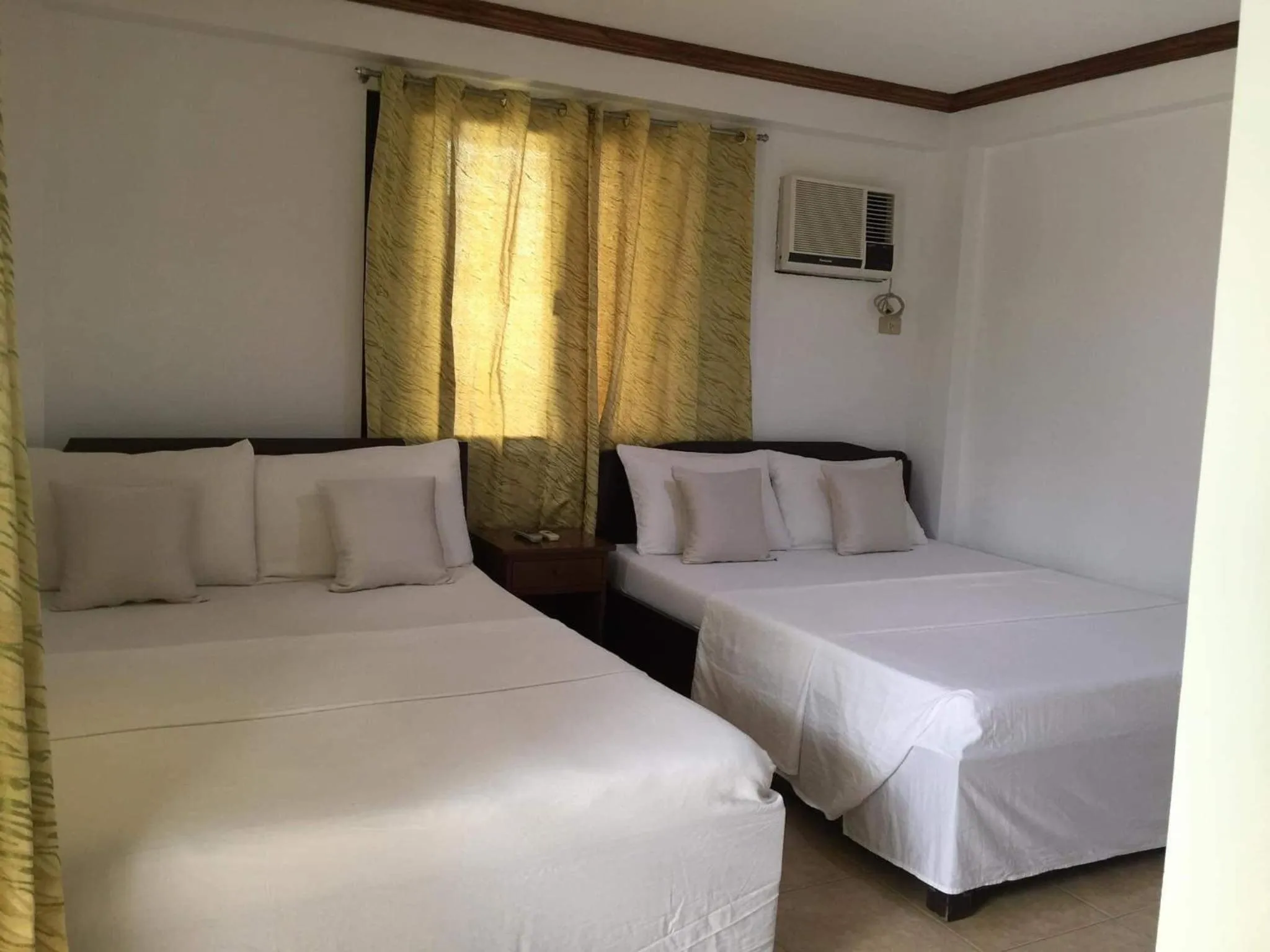 Bedroom, Bed in Double Diamond Inn Guest House