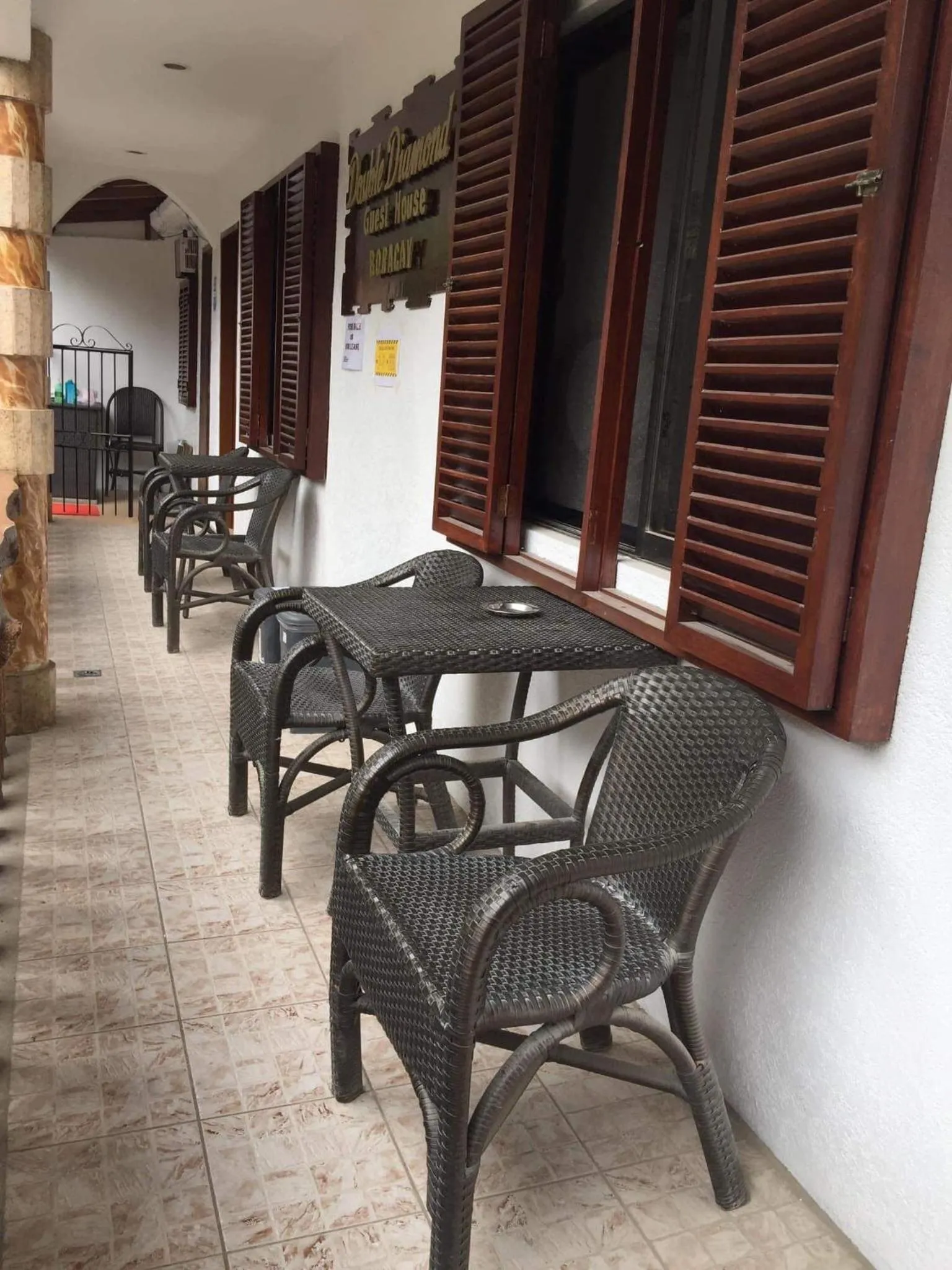 Seating area in Double Diamond Inn Guest House