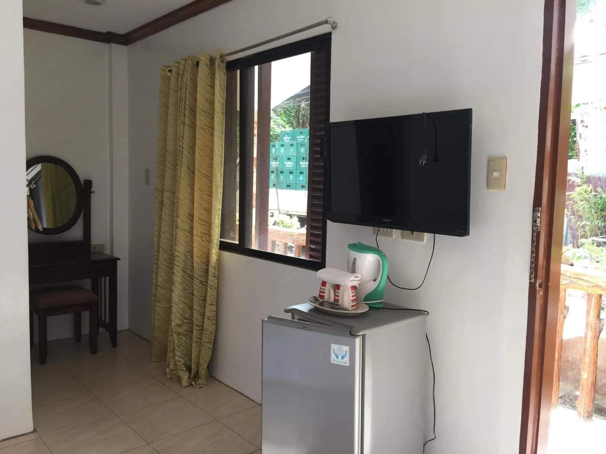 TV and multimedia in Double Diamond Inn Guest House