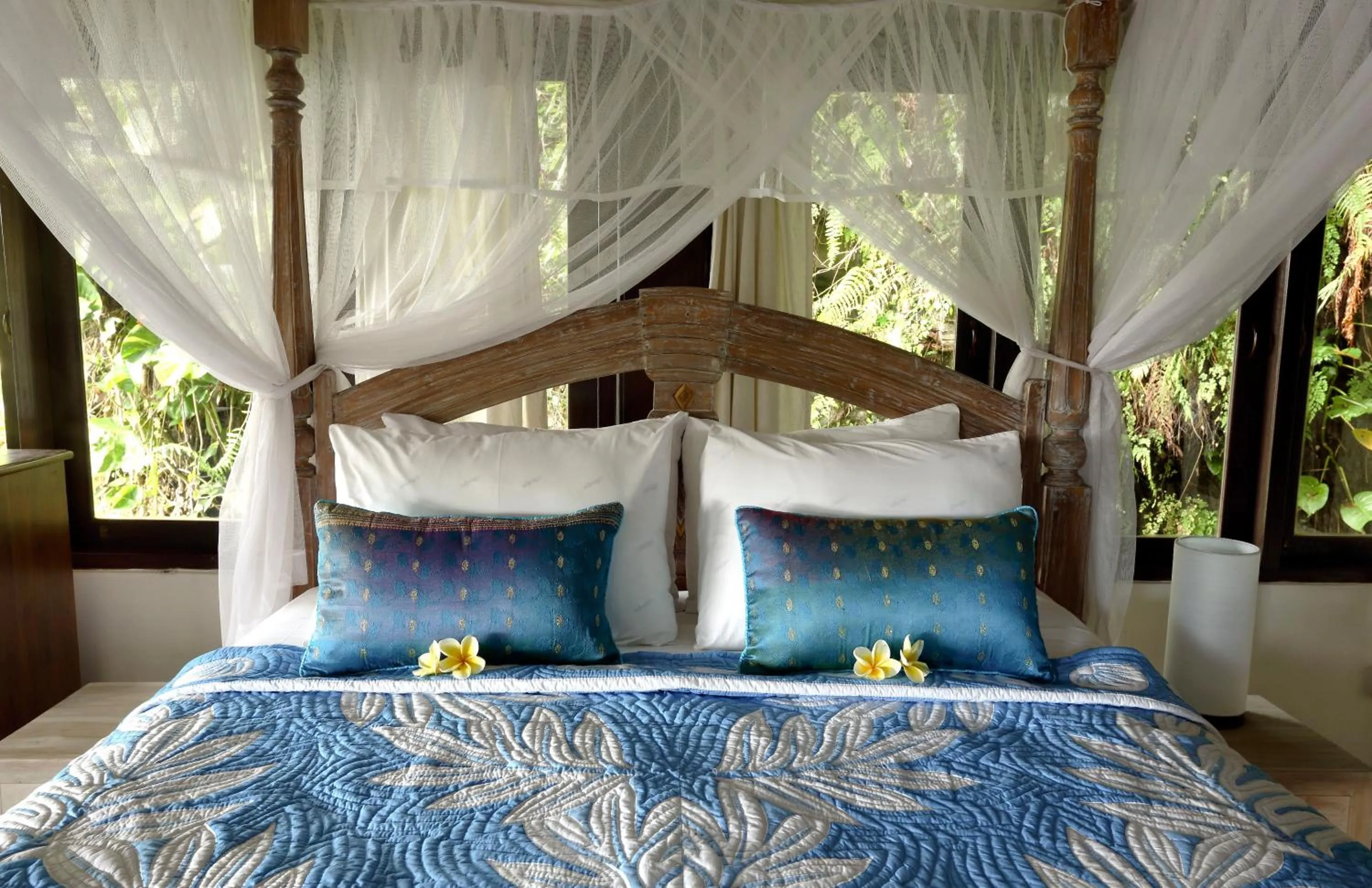 Bed in Sunrise Villa Ubud