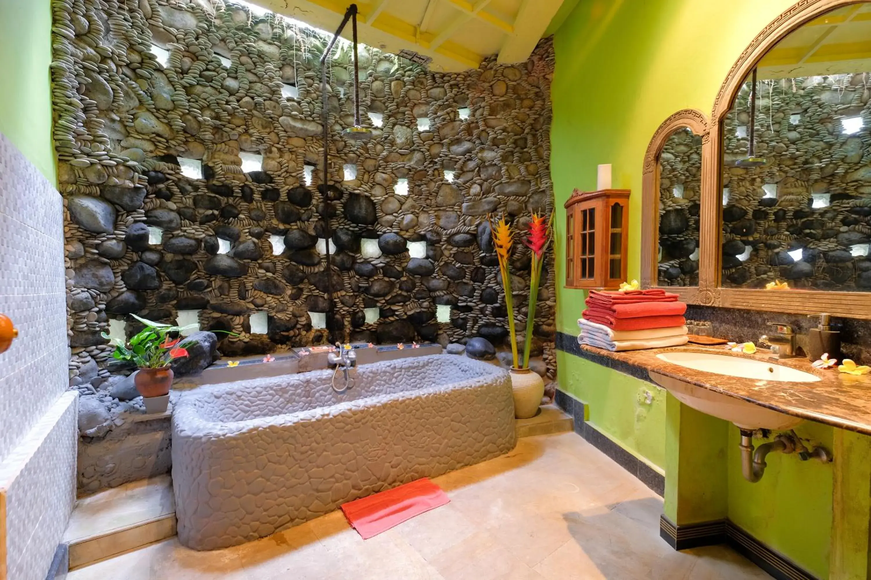 Large Double Room in Sunrise Villa Ubud Large Double Room in Sunrise Villa Ubud