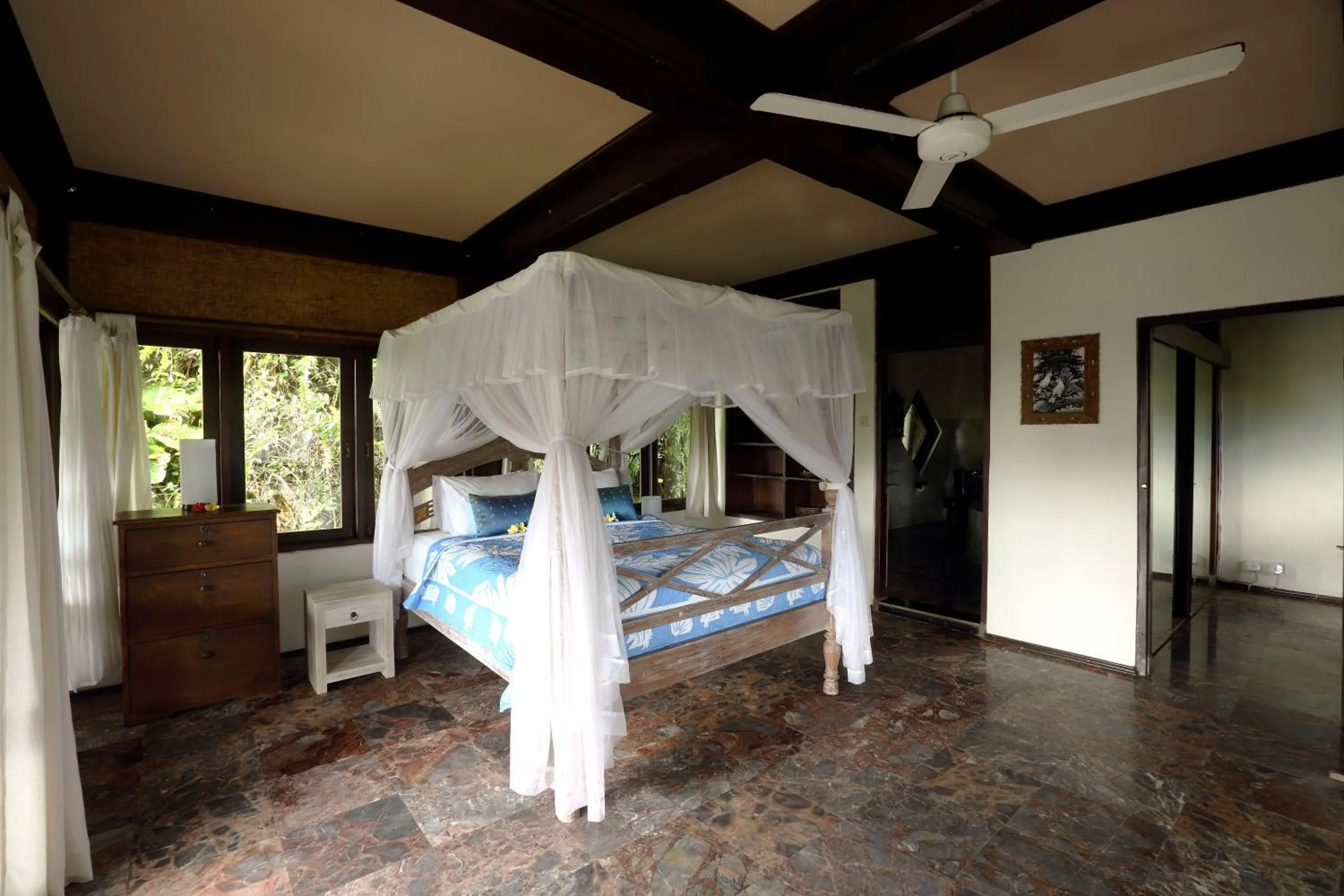Bed in Sunrise Villa Ubud