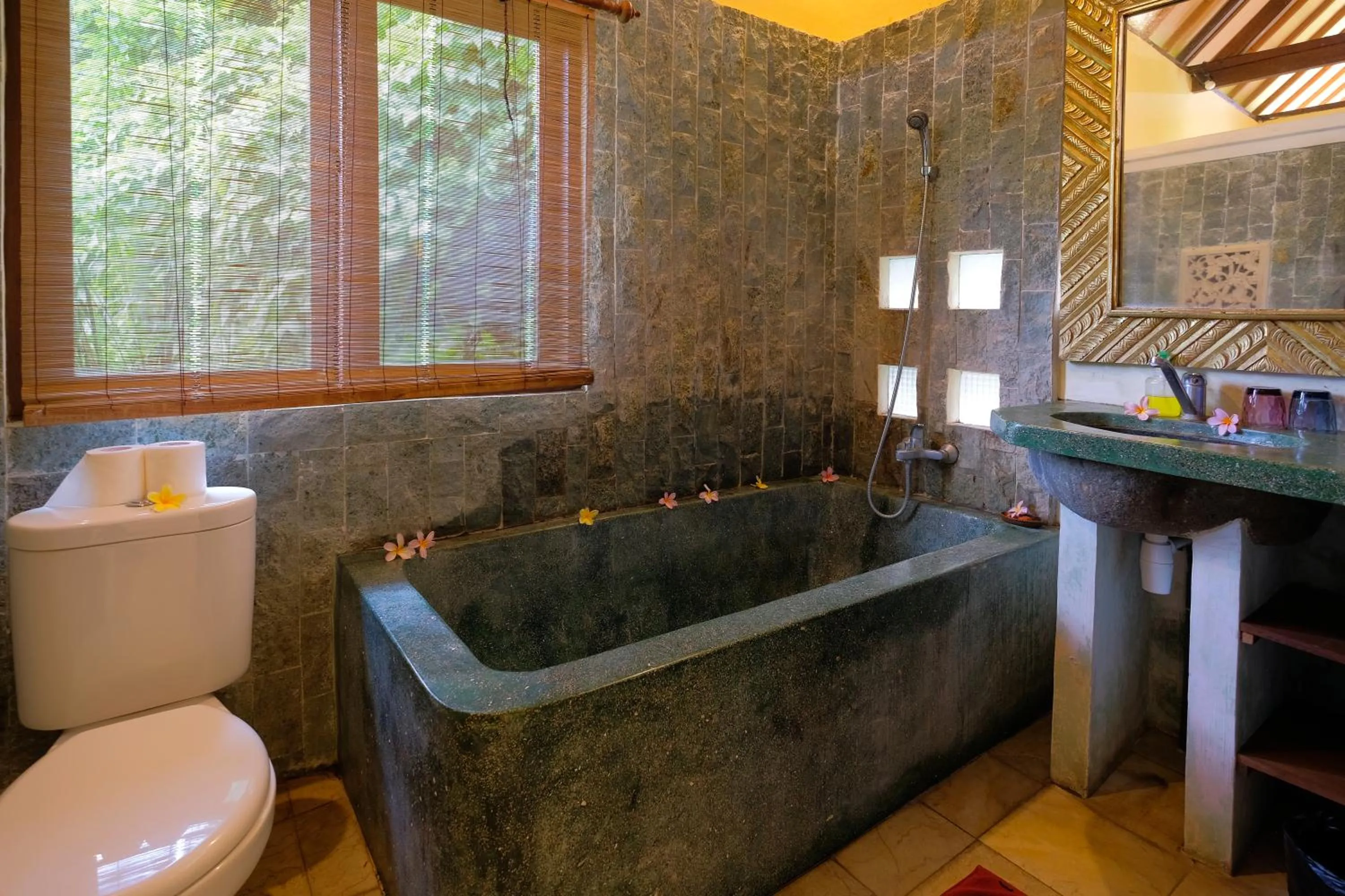 Bathroom in Sunrise Villa Ubud