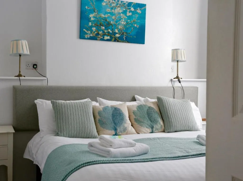 Bed in The Dolphin Hotel Exmouth