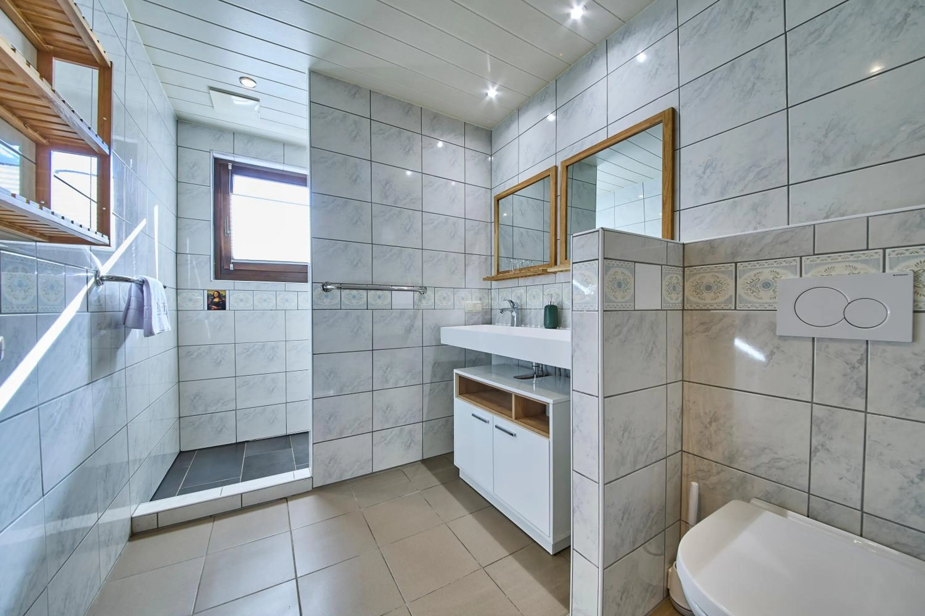 Shower in Apartments Enzian