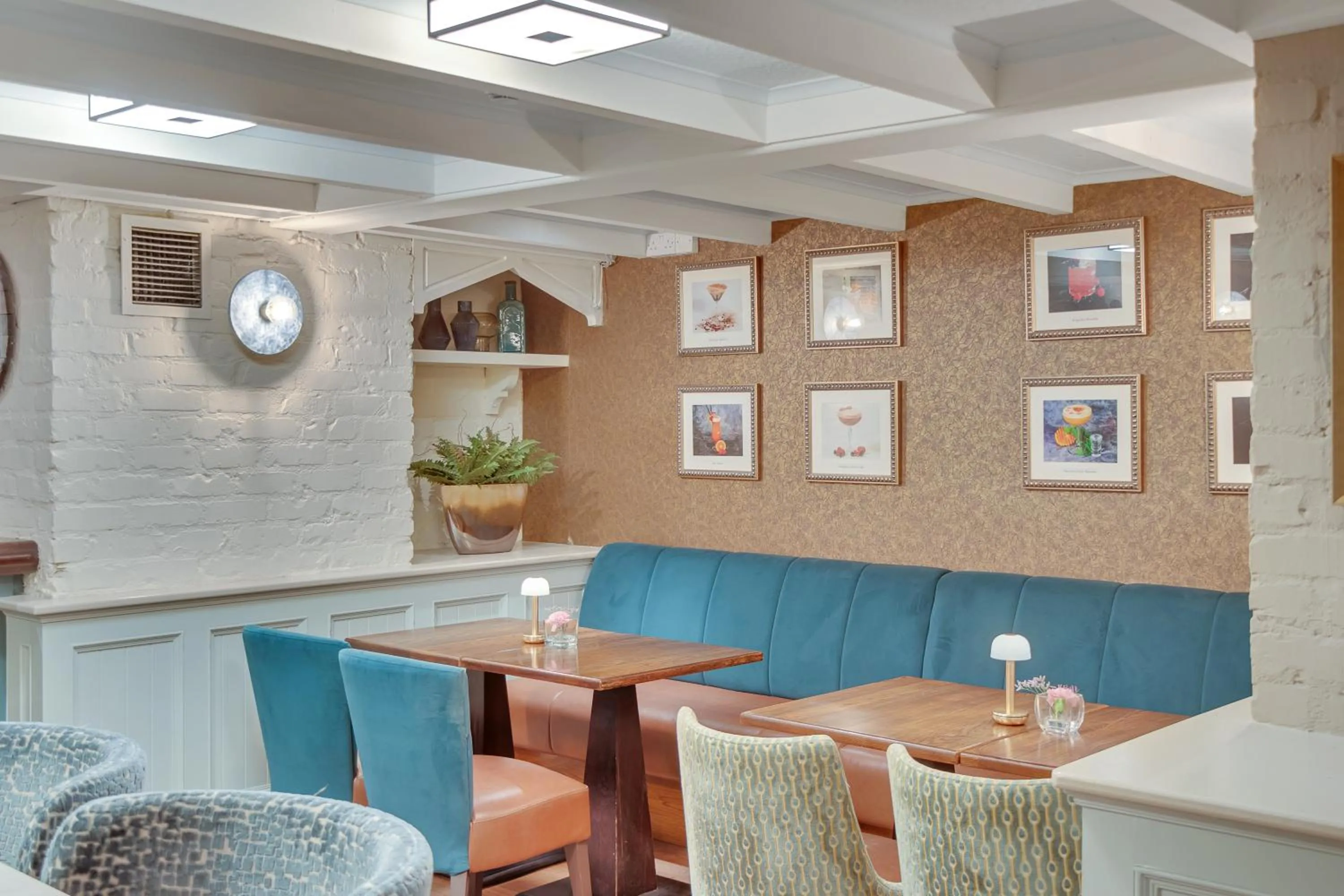 Lounge or bar in The Kingsley Hotel